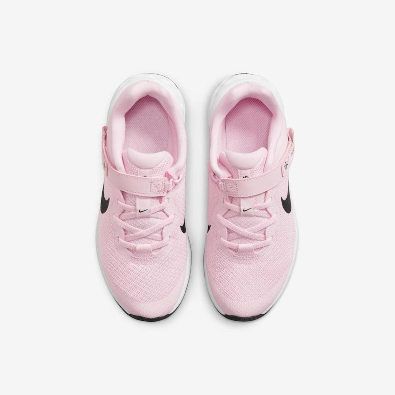 Nike revolution 4 store flyease pink