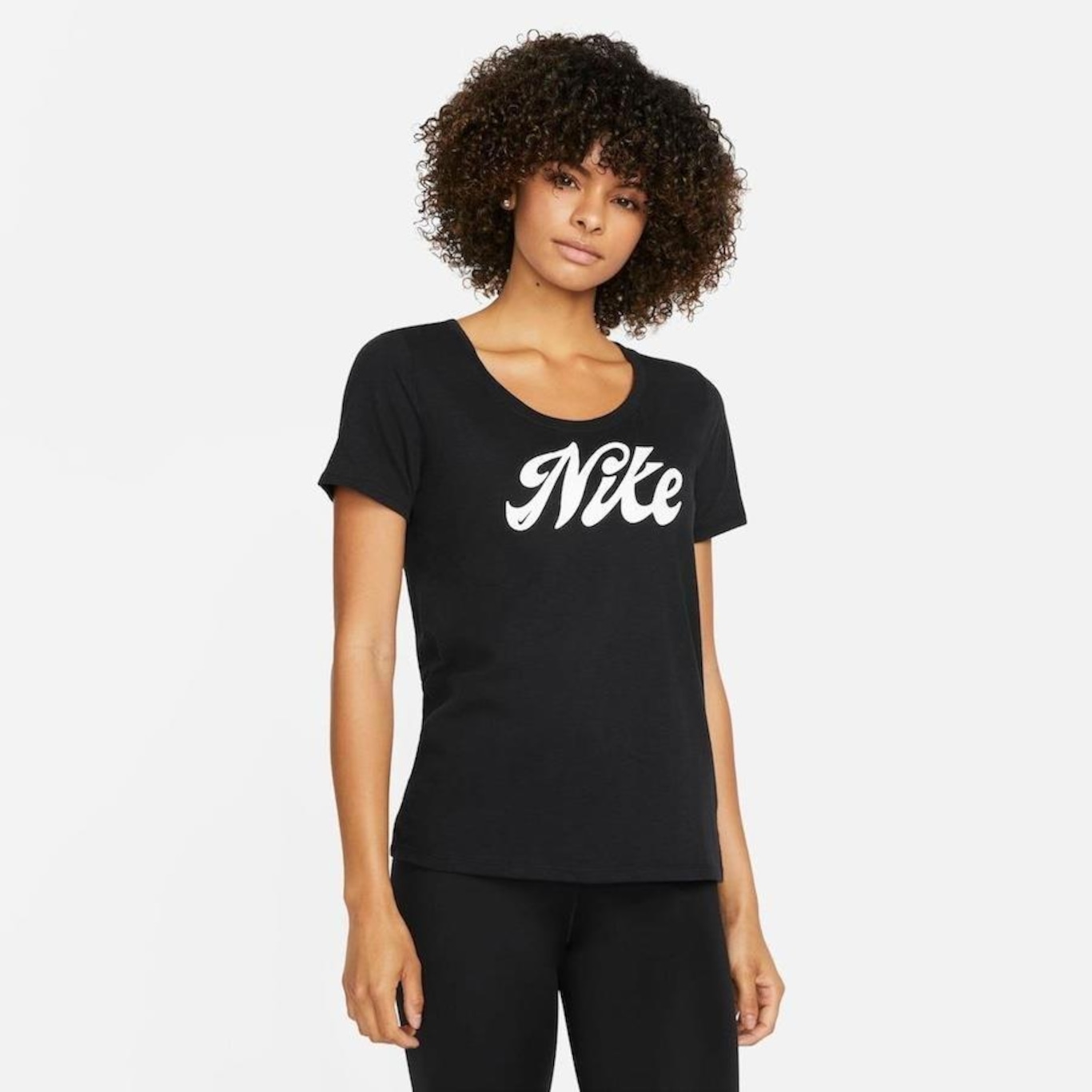 Camiseta Nike Dri-FIT Script - Feminina - Foto 1