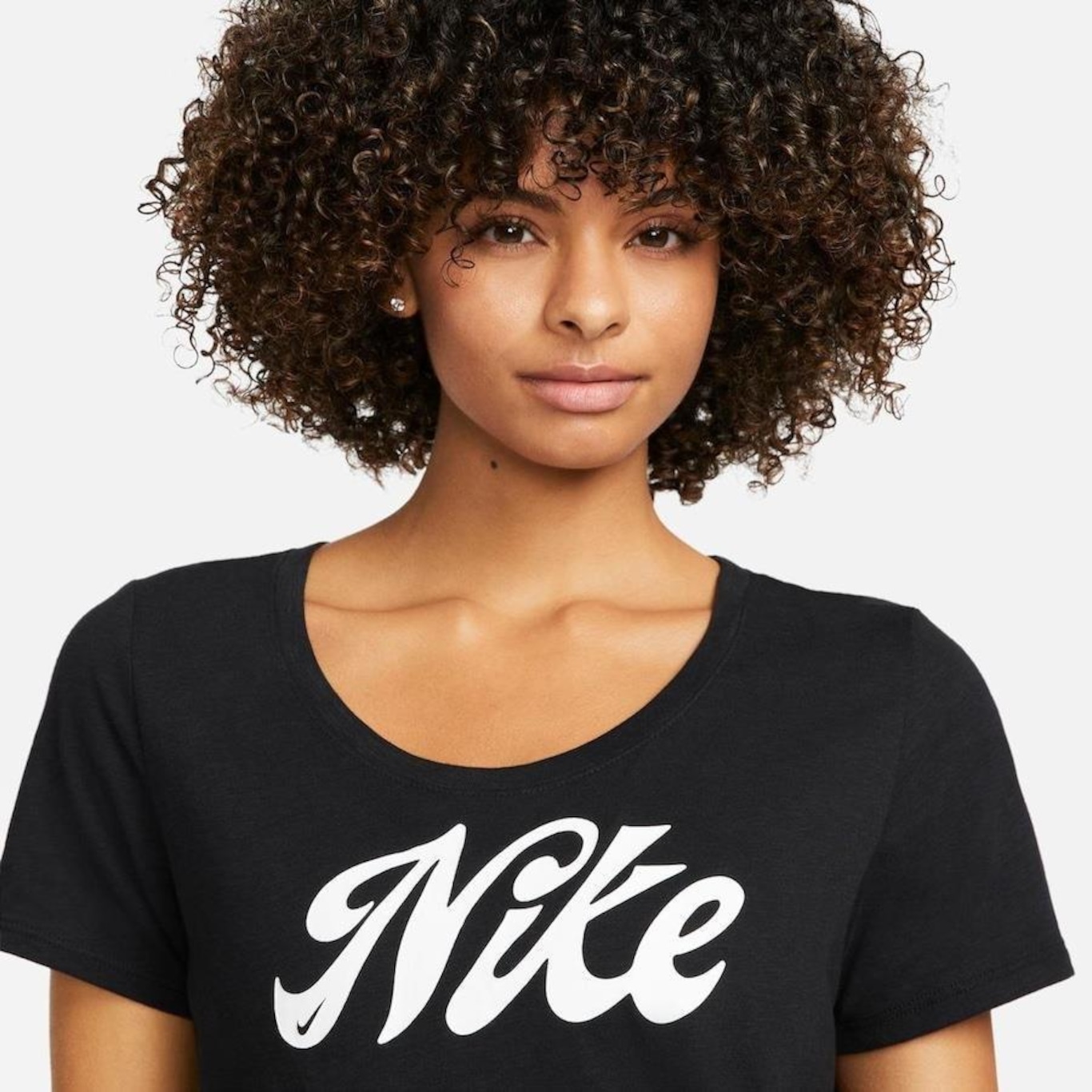 Camiseta Nike Dri-FIT Script - Feminina - Foto 3