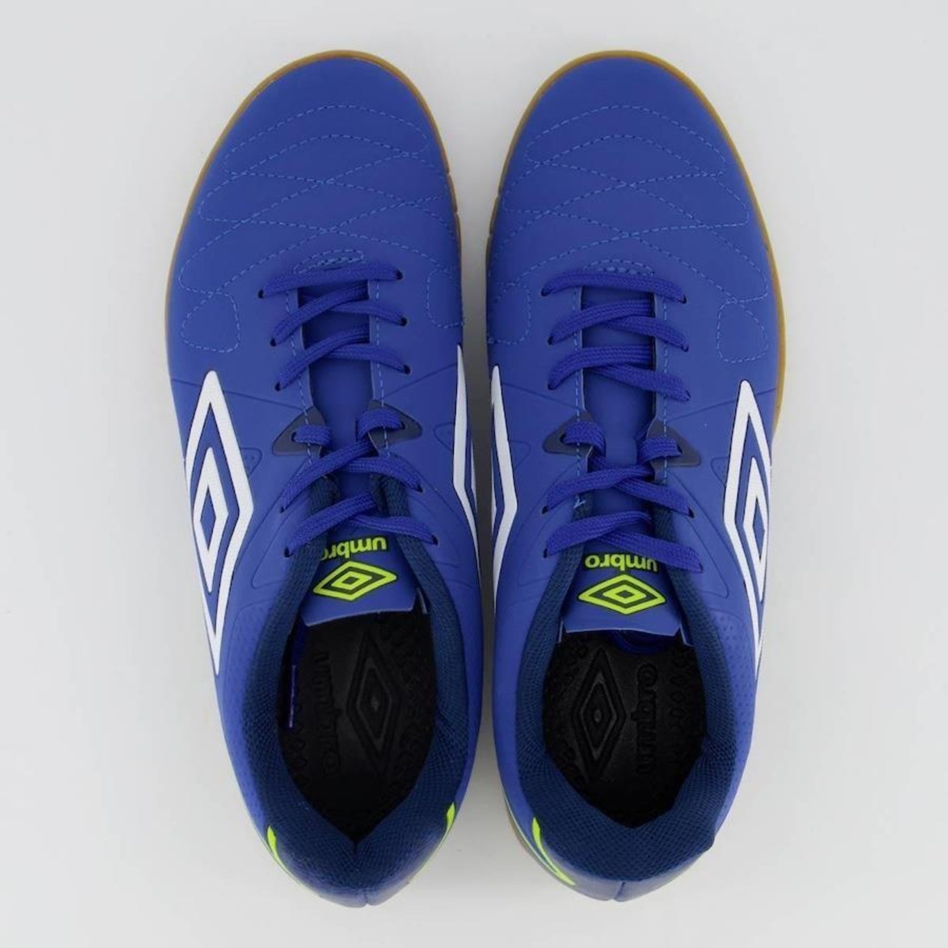 Chuteira Futsal Umbro Attak Eternal - Adulto - Foto 4