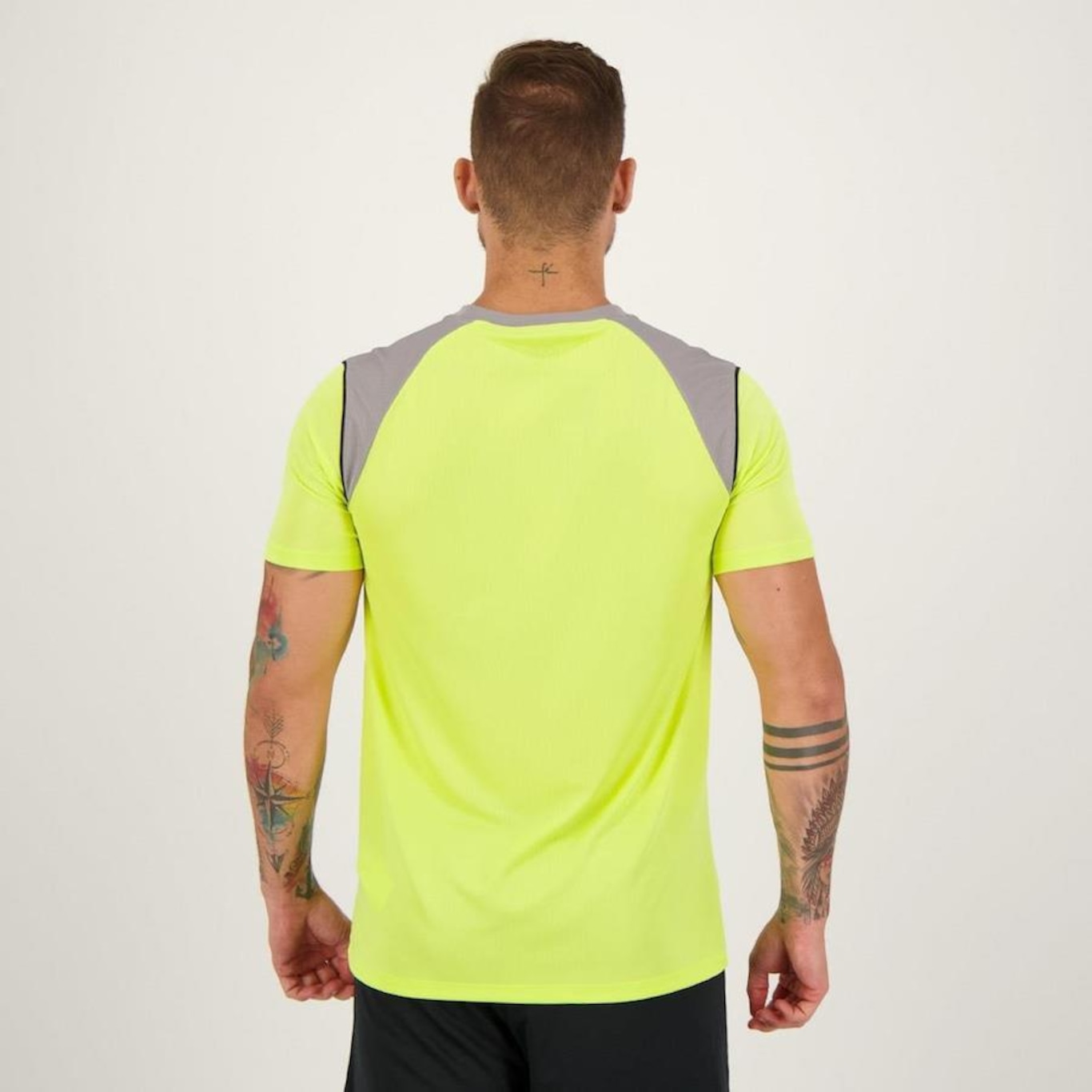 Camiseta Umbro Color Pipe - Masculina - Foto 3