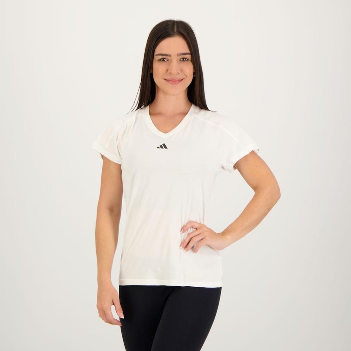 Camiseta adidas Essentials Minimal - Feminina - Foto 5