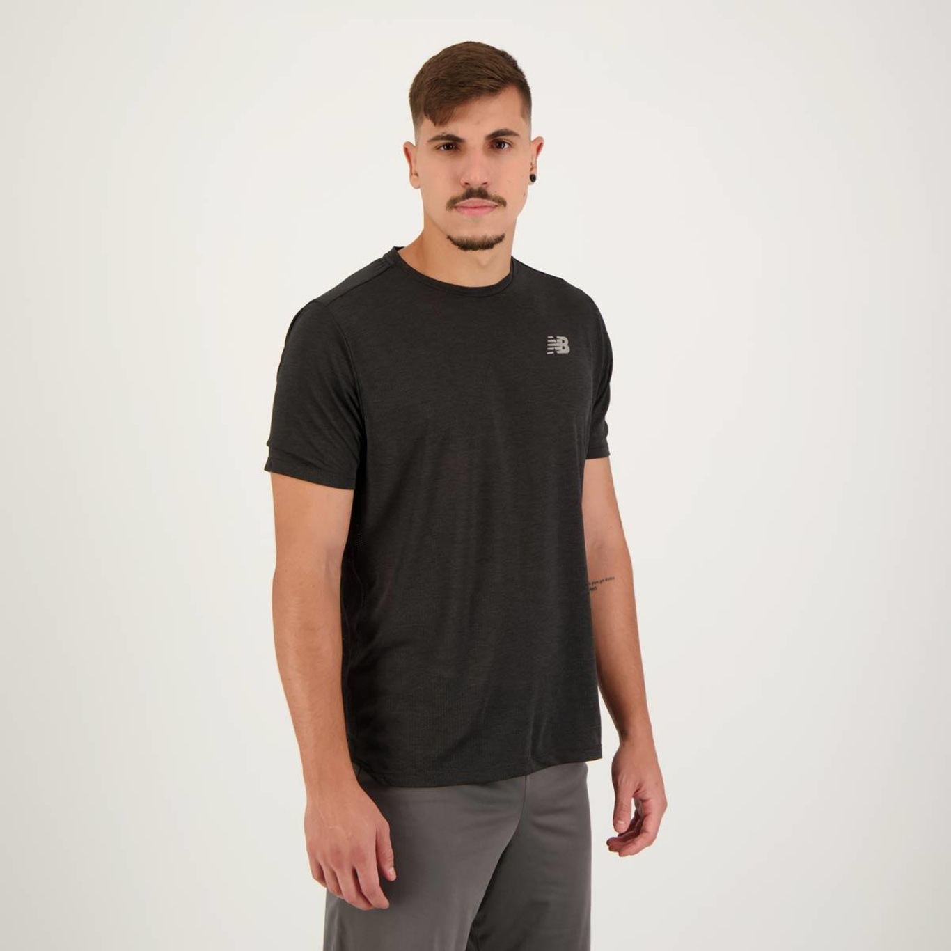 Camiseta New Balance Impact Run - Masculina - Foto 5