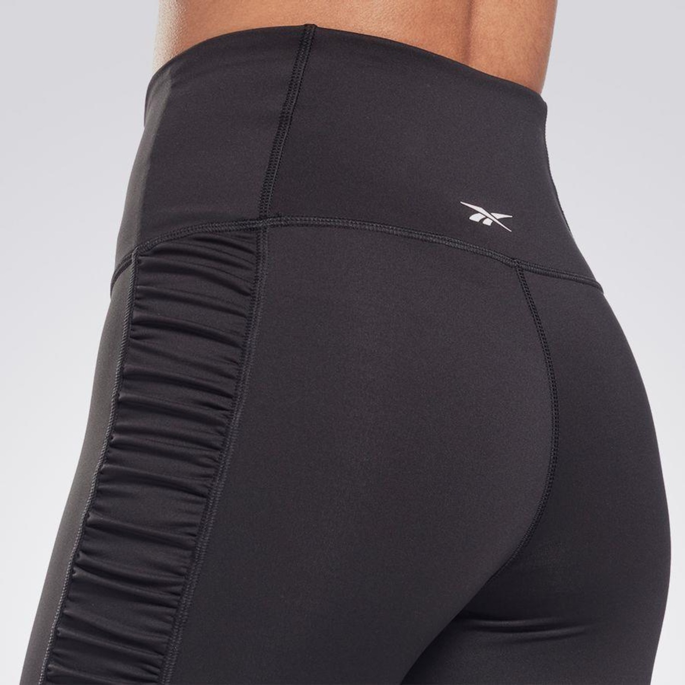 Calça Reebok Legging Seasonal Lux Hr Feminino