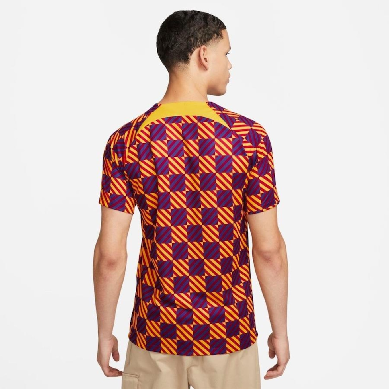 Camiseta Barcelona Nike Pre-Match - Masculina - Foto 2