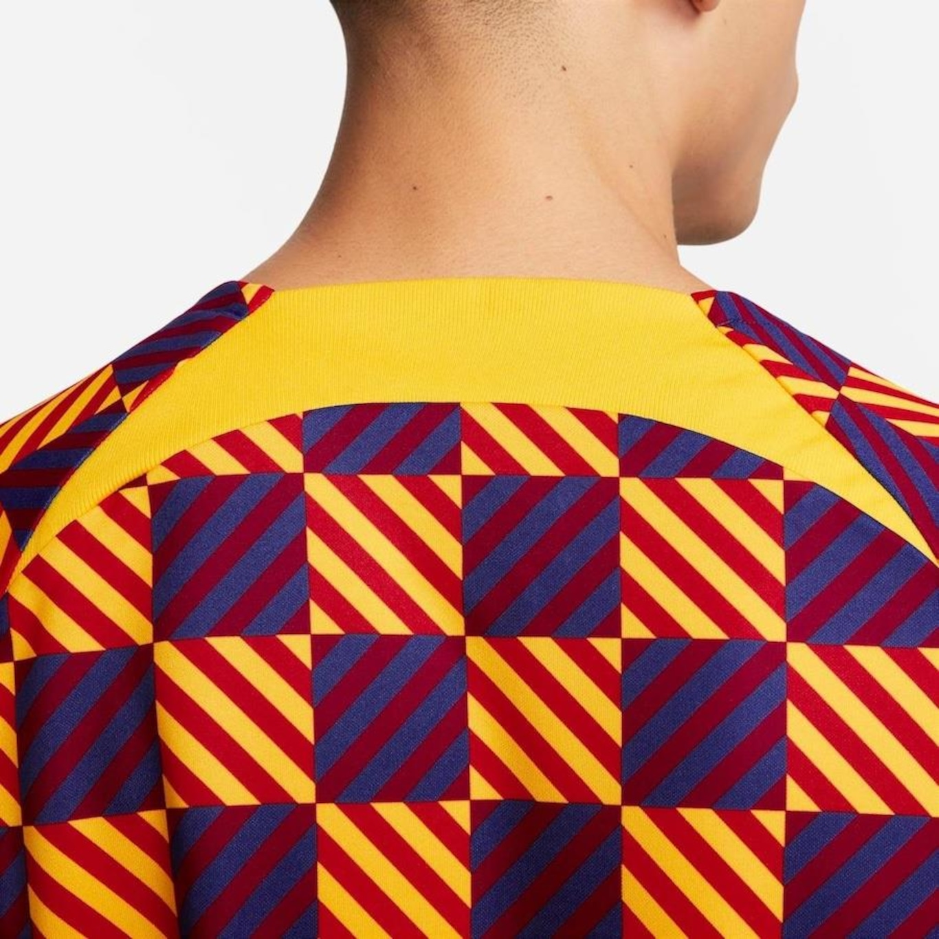 Camiseta Barcelona Nike Pre-Match - Masculina - Foto 5