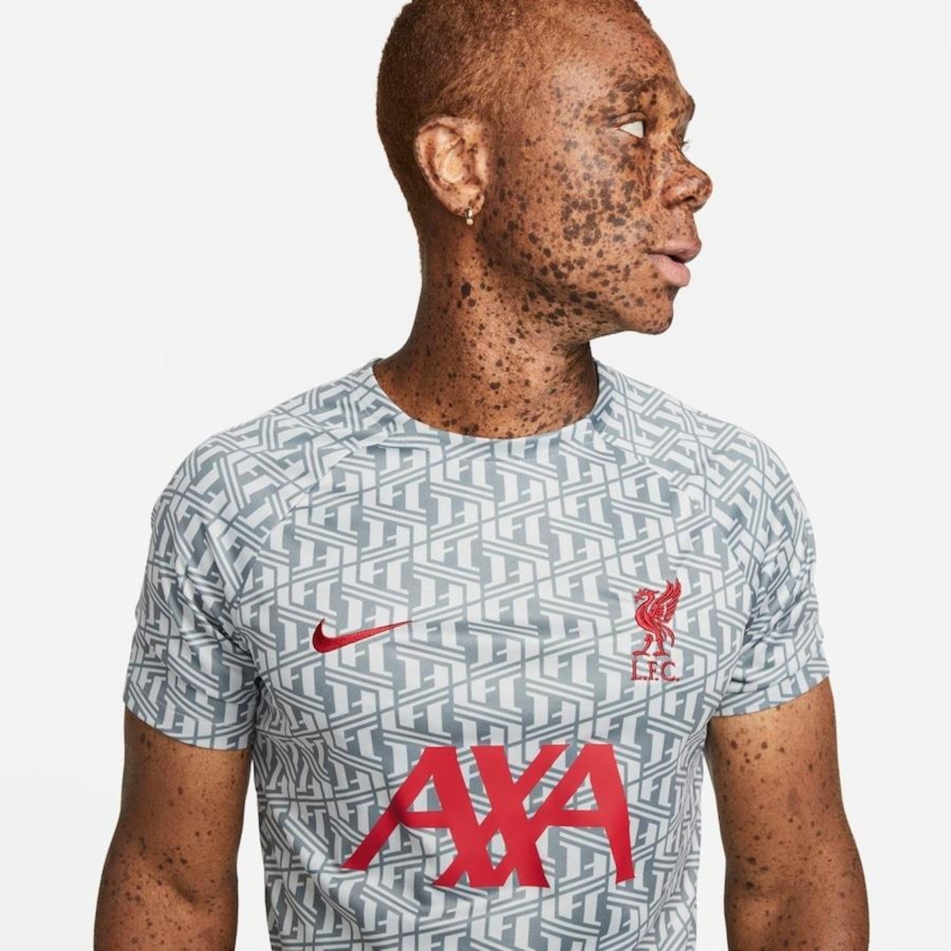 Camiseta Liverpool Nike Pre-Match - Masculina - Foto 3