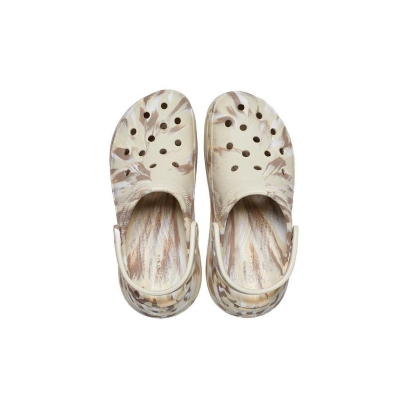 Chinelo Crocs Classic Marbled Clog - Unissex - Foto 5