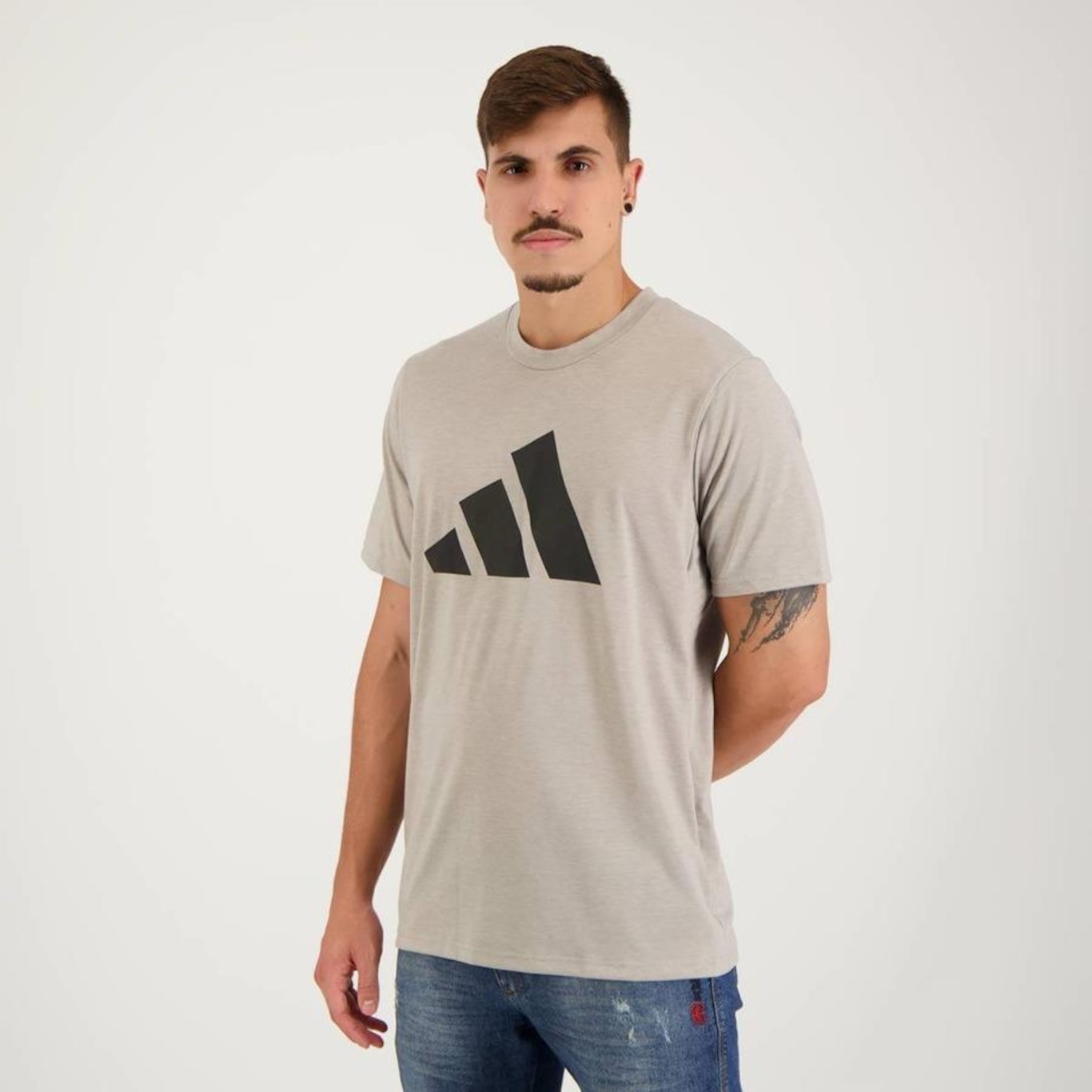 Camiseta adidas Essentials Logo - Masculina - Foto 2