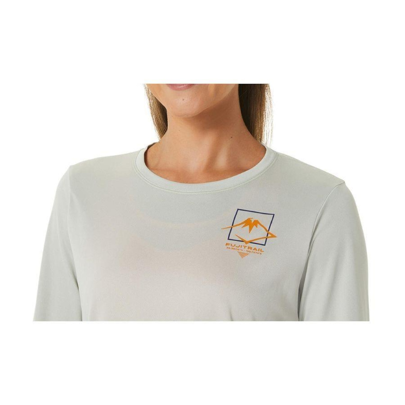 Camiseta Asics Manga Longa Fujitrail Logo - Feminina - Foto 4