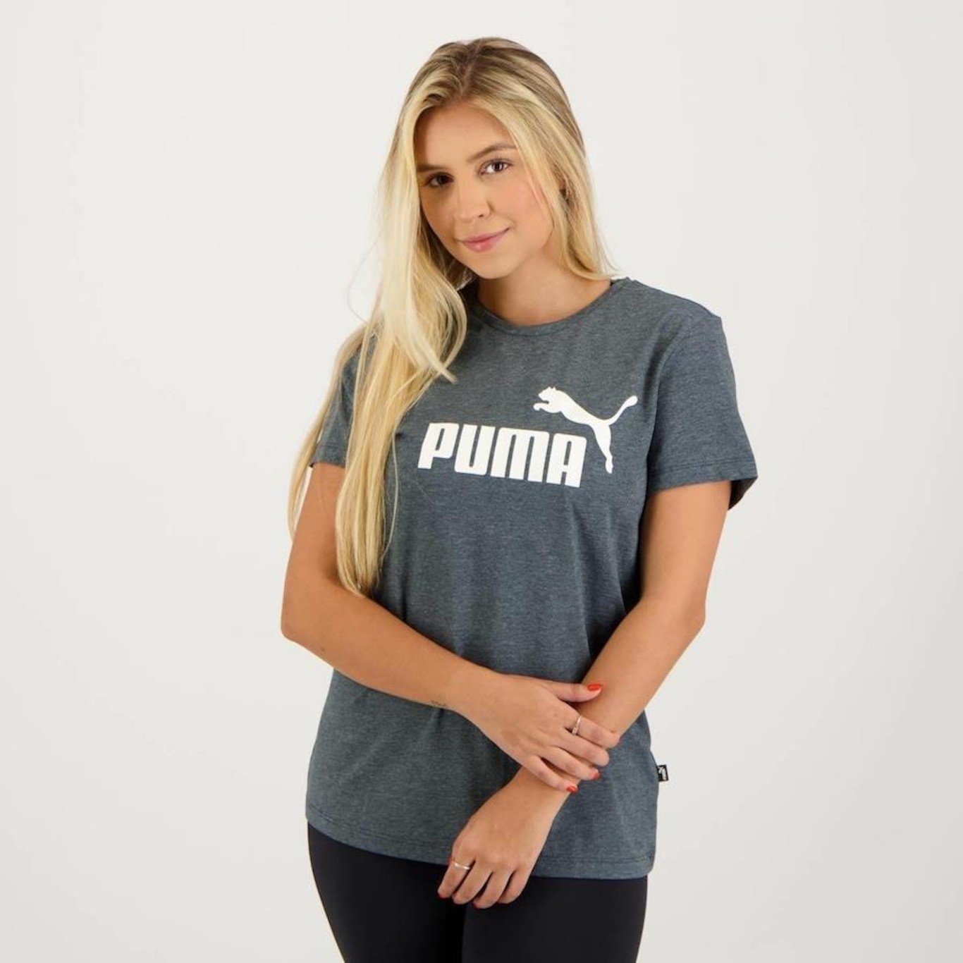 Camiseta Puma ESS Logo - Feminina - Foto 2