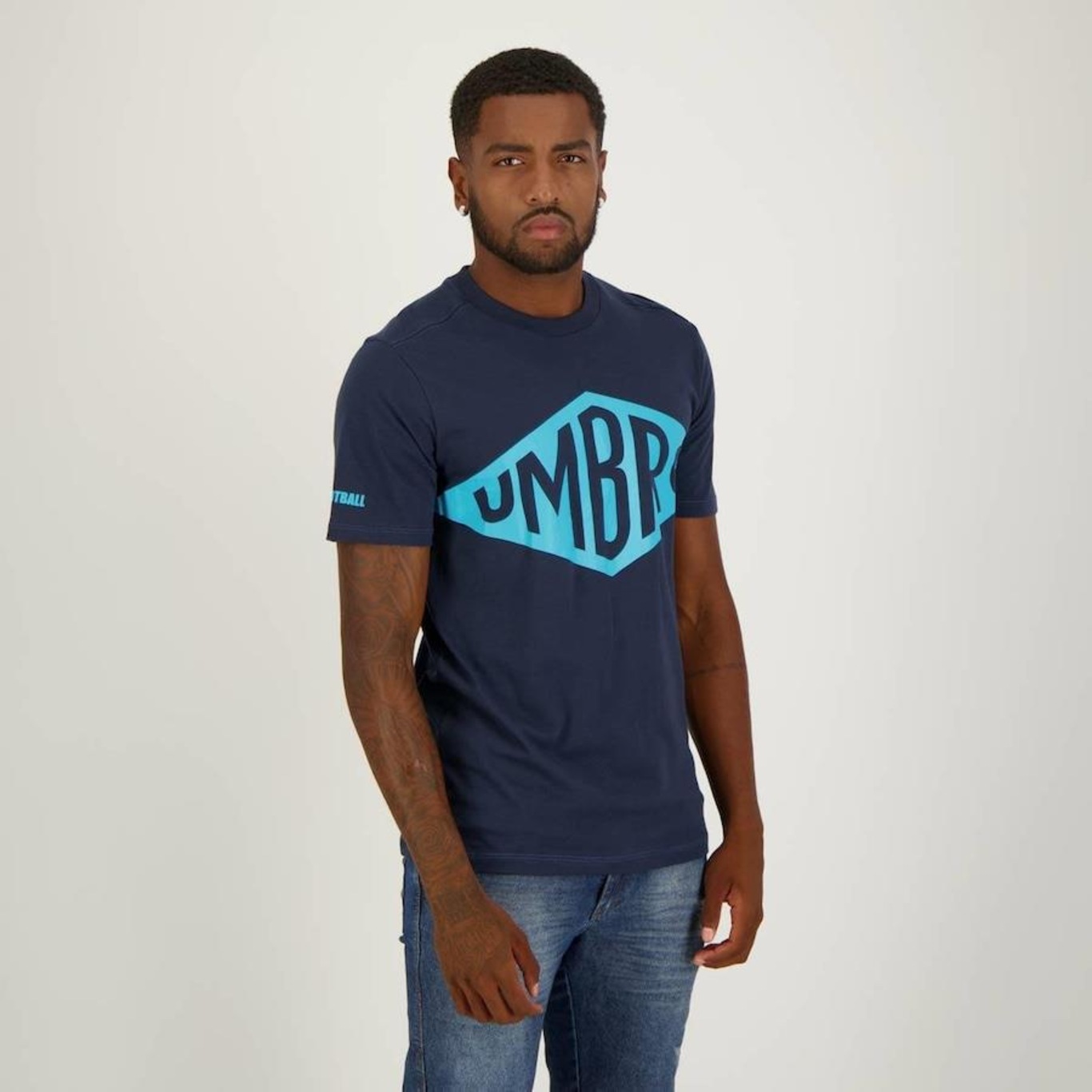 Camiseta Umbro Heritage - Masculina - Foto 5