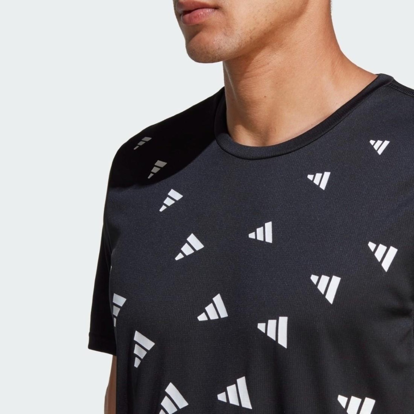 Camiseta adidas Brand Love Graphic Tee - Masculina - Foto 5