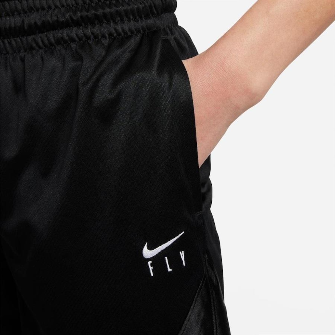 Shorts Nike Dri-Fit Isofly - Feminino - Foto 4