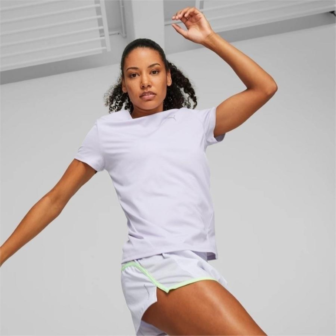 Camiseta Puma Run Favorites Short Sleeve - Feminina - Foto 3