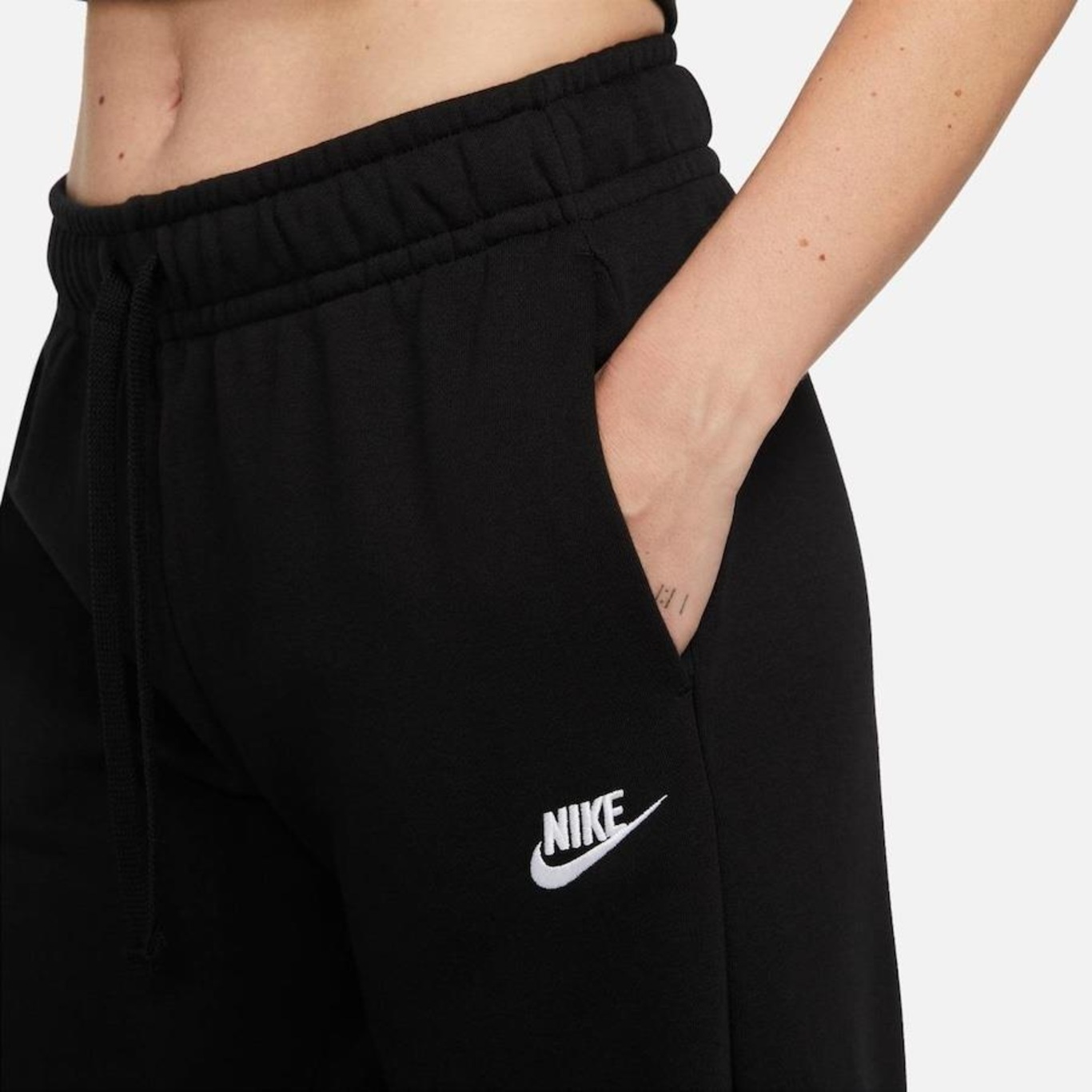 Calça Fleece Nike Sportswear Club Mid-Rise Wide - Feminina em