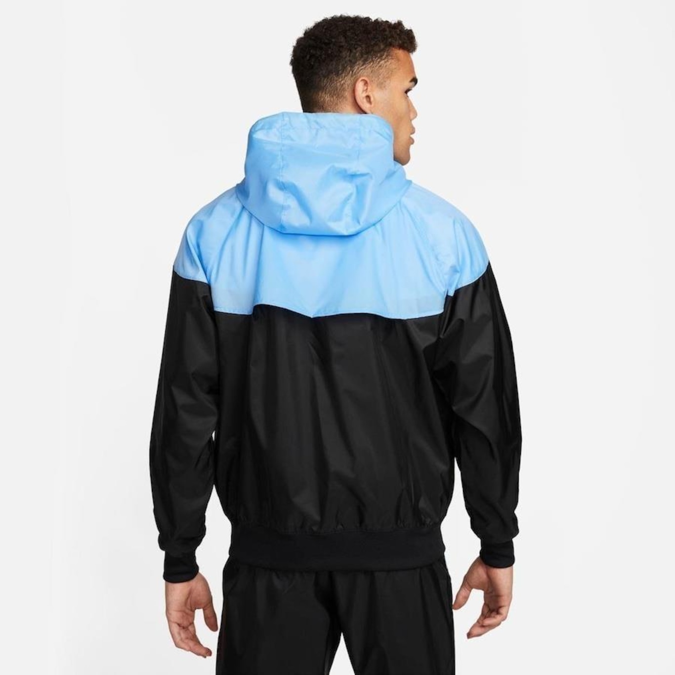 Jaqueta Nike Sportswear Windrunner - Masculina - Foto 2