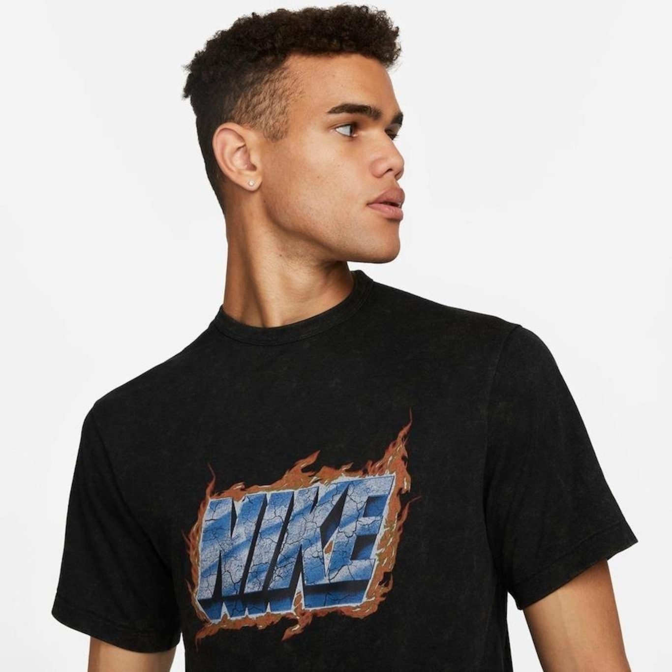 Camiseta Nike Dri-FIT Graphic Fitness - Masculina - Foto 3