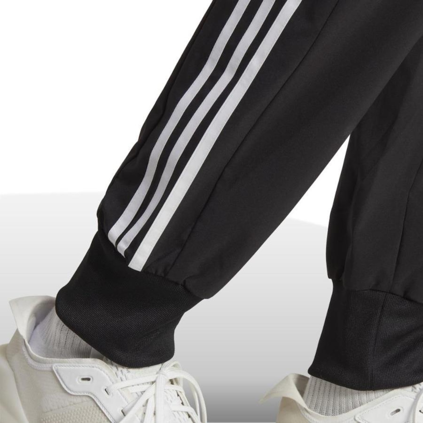 Calça adidas Essentials Tapered Cuff Woven - Masculina - Foto 5