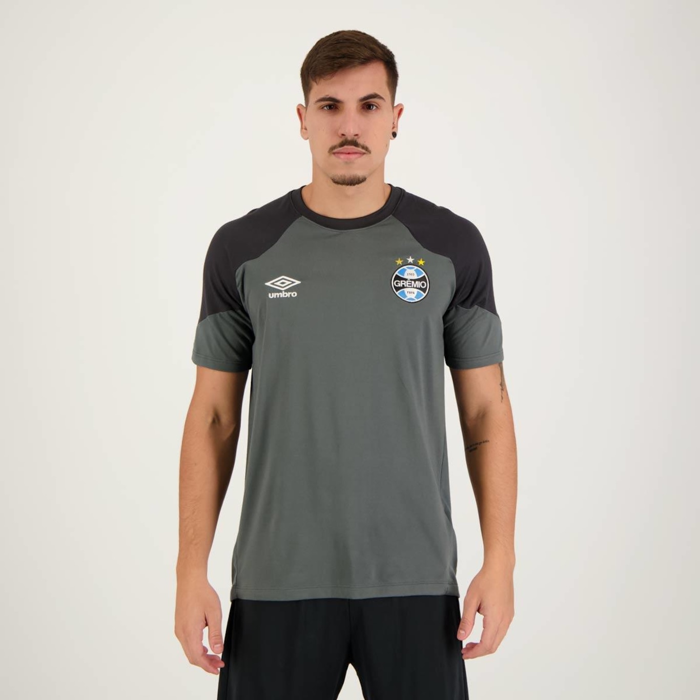 Camisa do Grêmio Concentração 2023 Umbro - Masculina - Foto 1