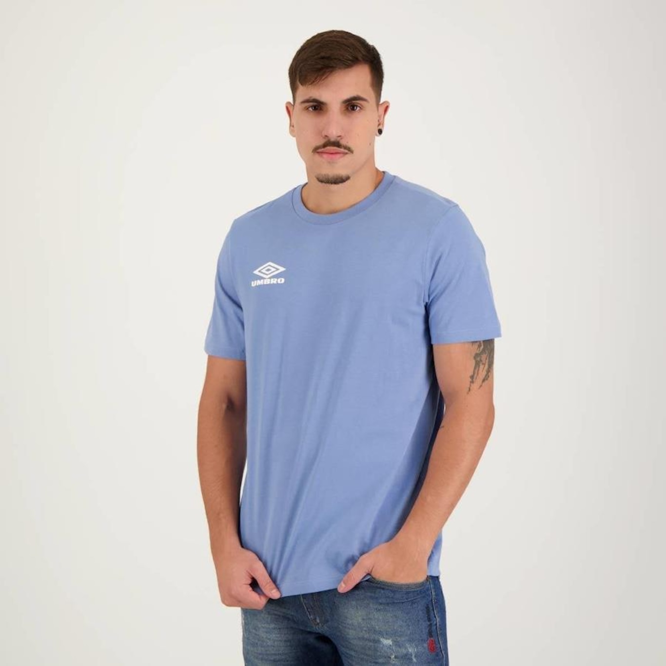 Camiseta Umbro Diamond Tradicional Logo - Masculina - Foto 2