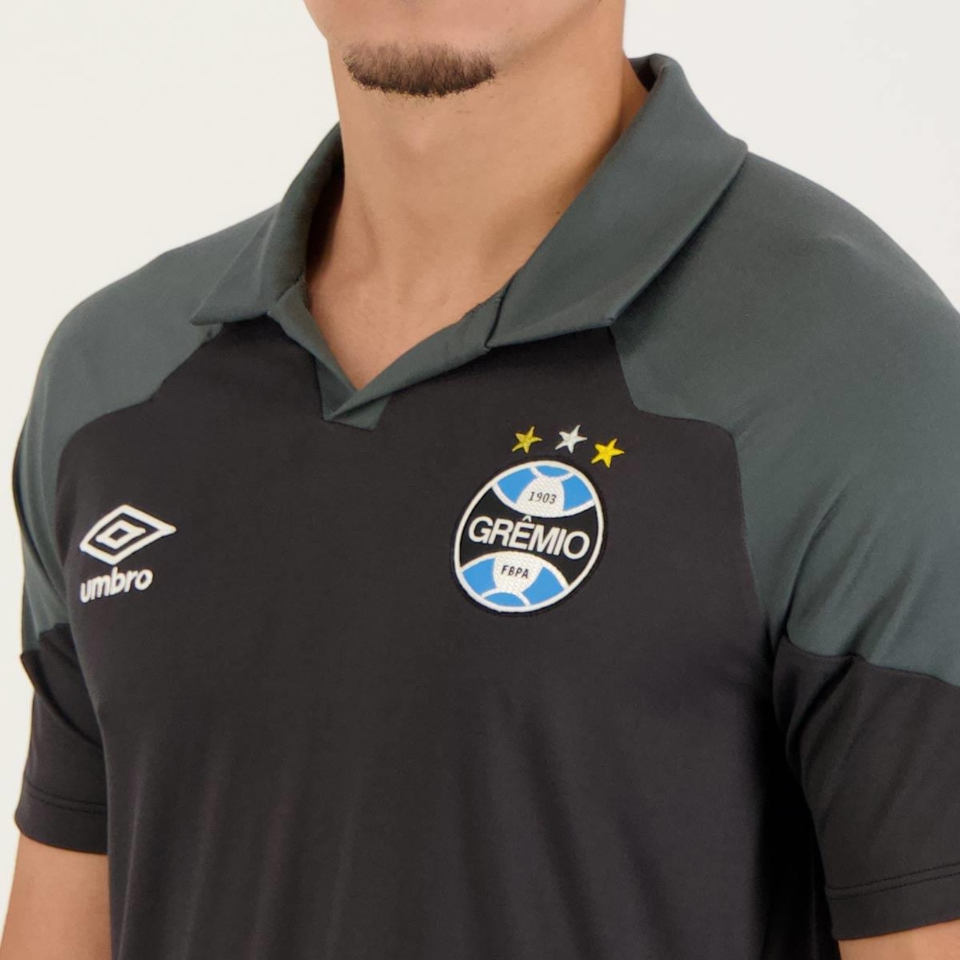 Camisa Polo do Grêmio Viagem 2023 Umbro - Masculina - Foto 4