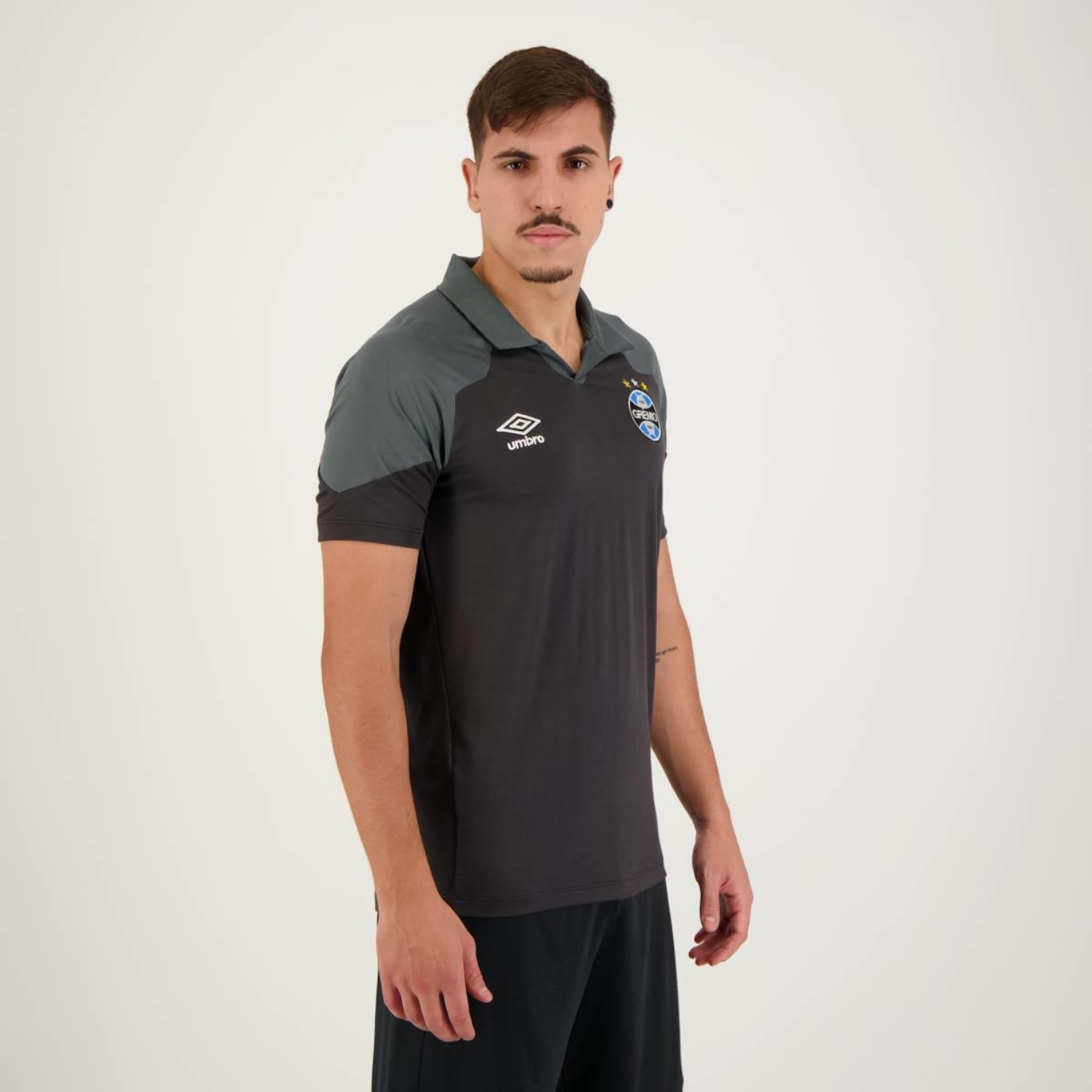 Camisa Polo do Grêmio Viagem 2023 Umbro - Masculina - Foto 5