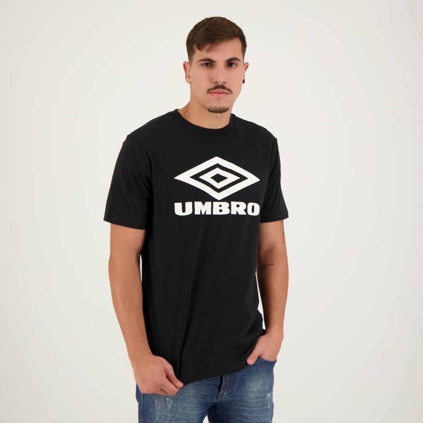 Camiseta Umbro Large Logo Duo - Masculina - Foto 2