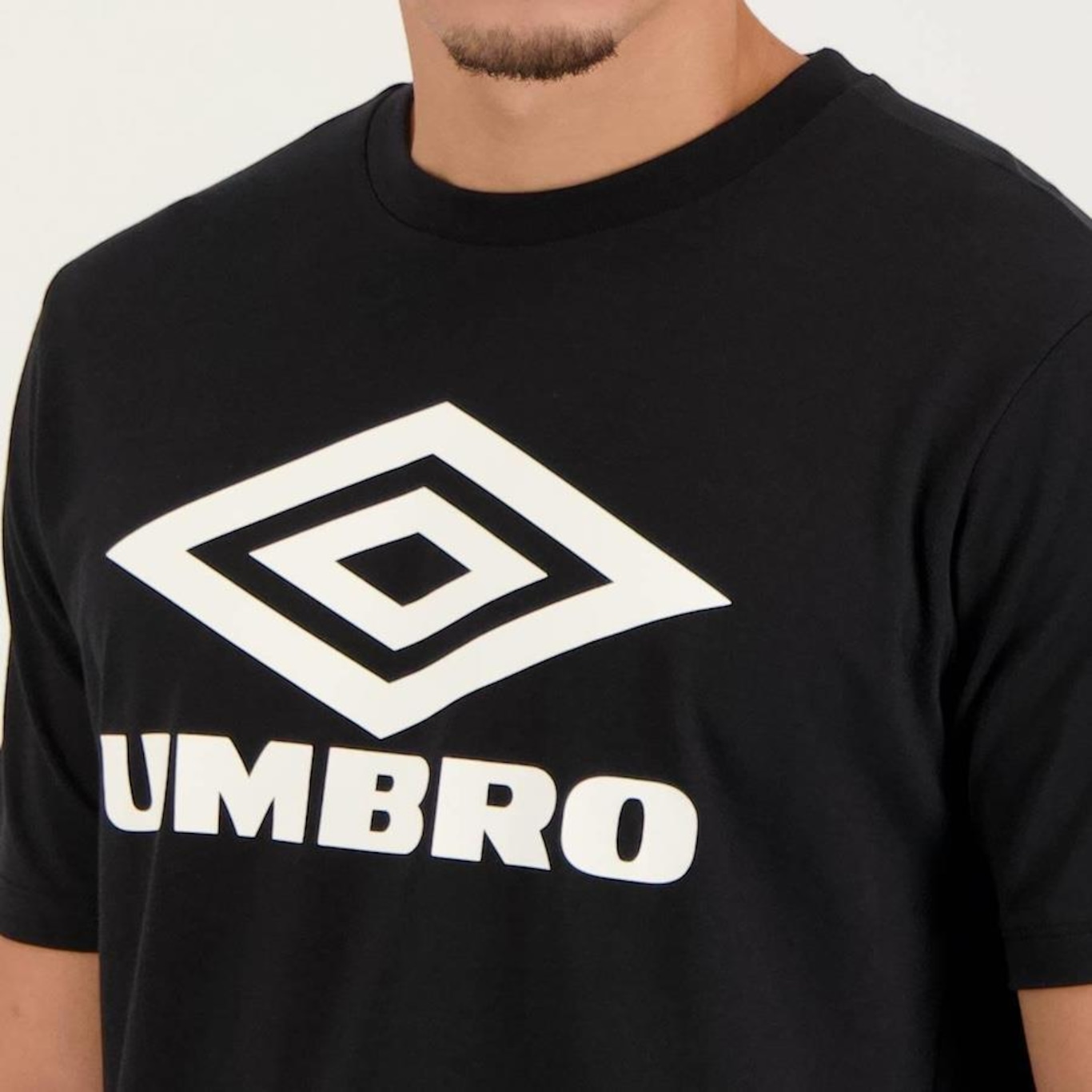 Camiseta Umbro Large Logo Duo - Masculina - Foto 4