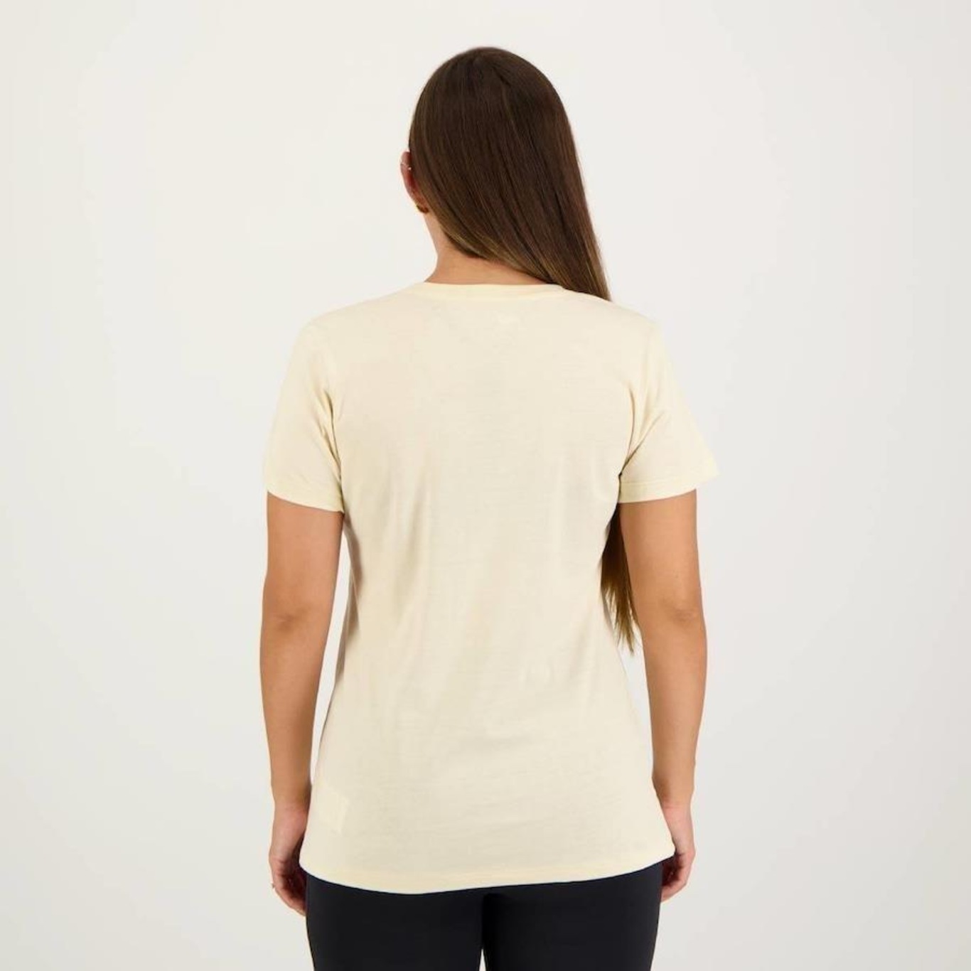 Camiseta New Balance Essentials Basic - Feminina - Foto 3