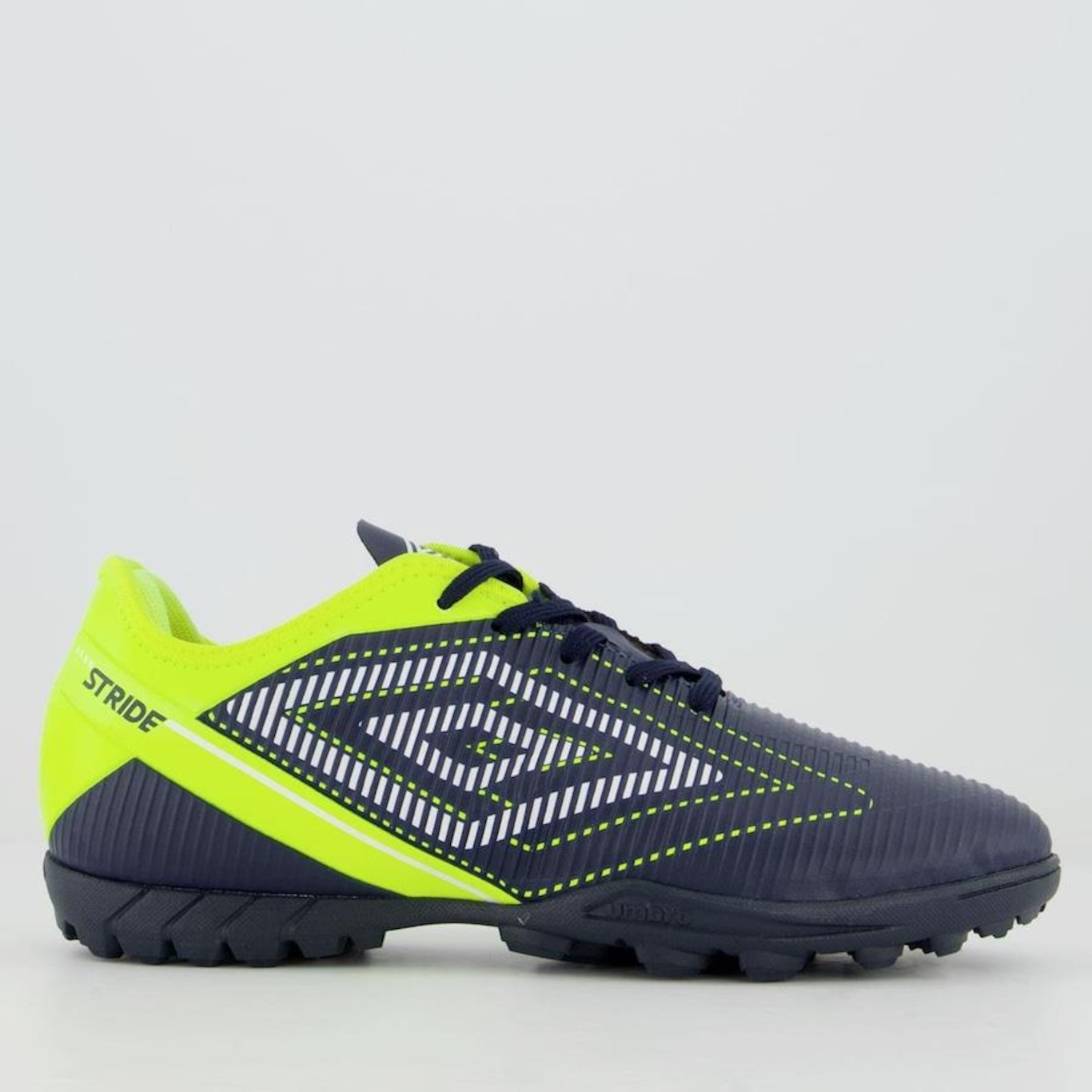 Chuteira Society Umbro Stride - Adulto - Foto 1