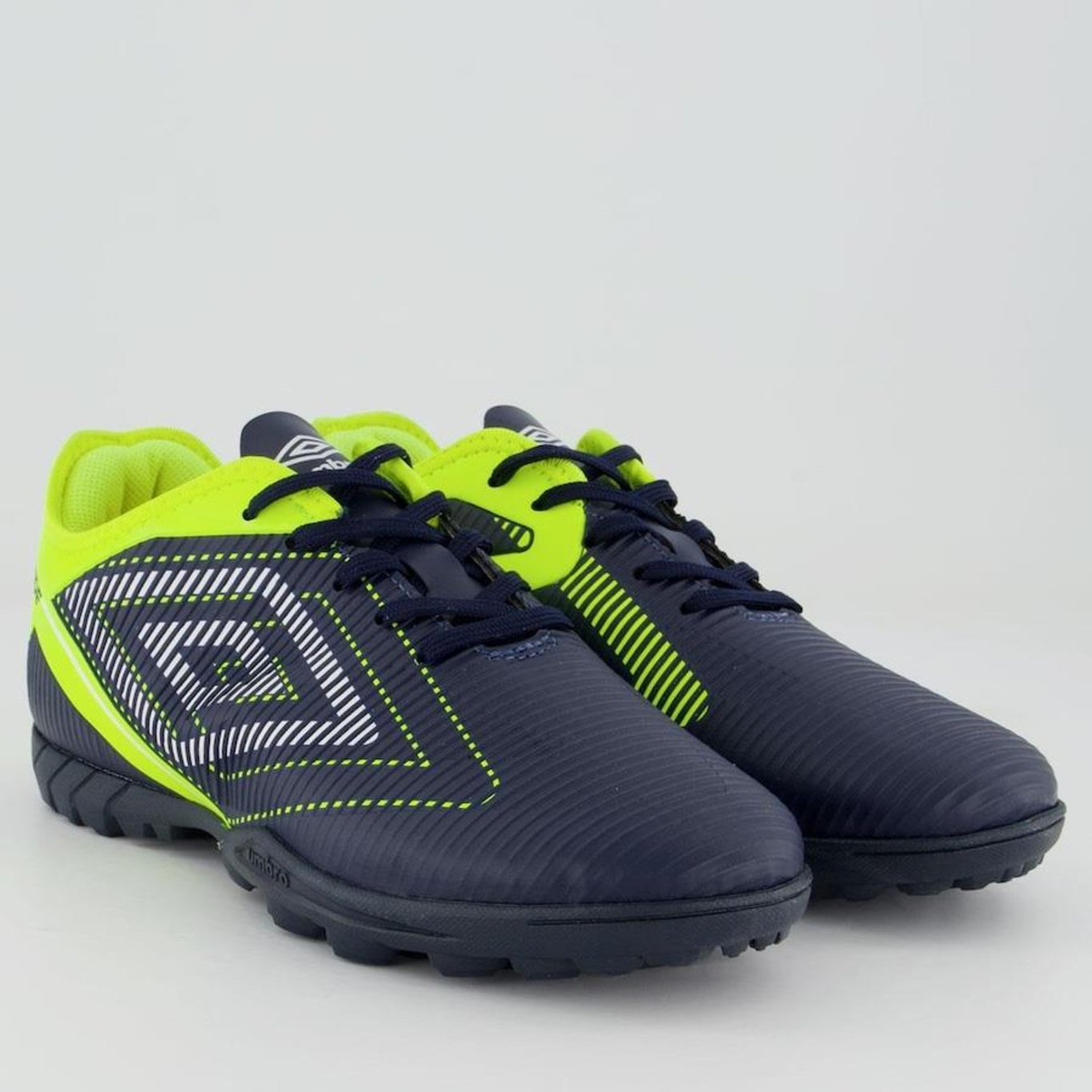 Chuteira Society Umbro Stride - Adulto - Foto 2