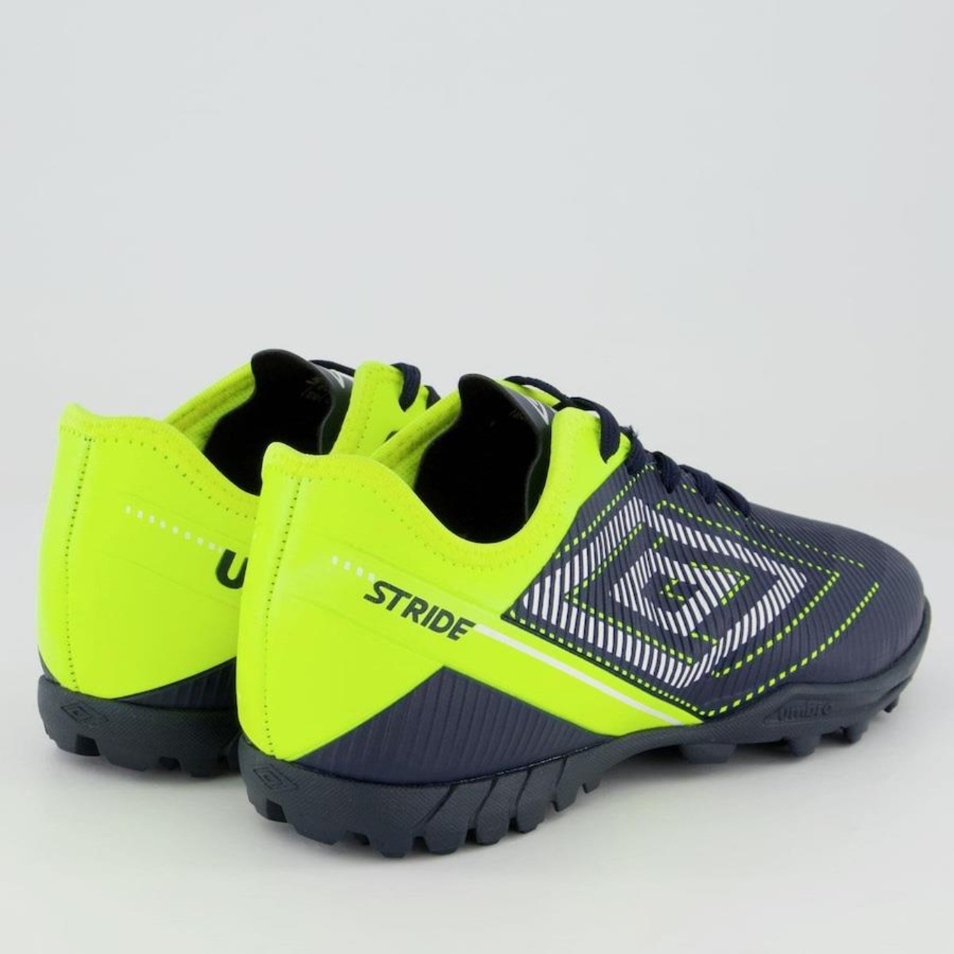 Chuteira Society Umbro Stride - Adulto - Foto 3