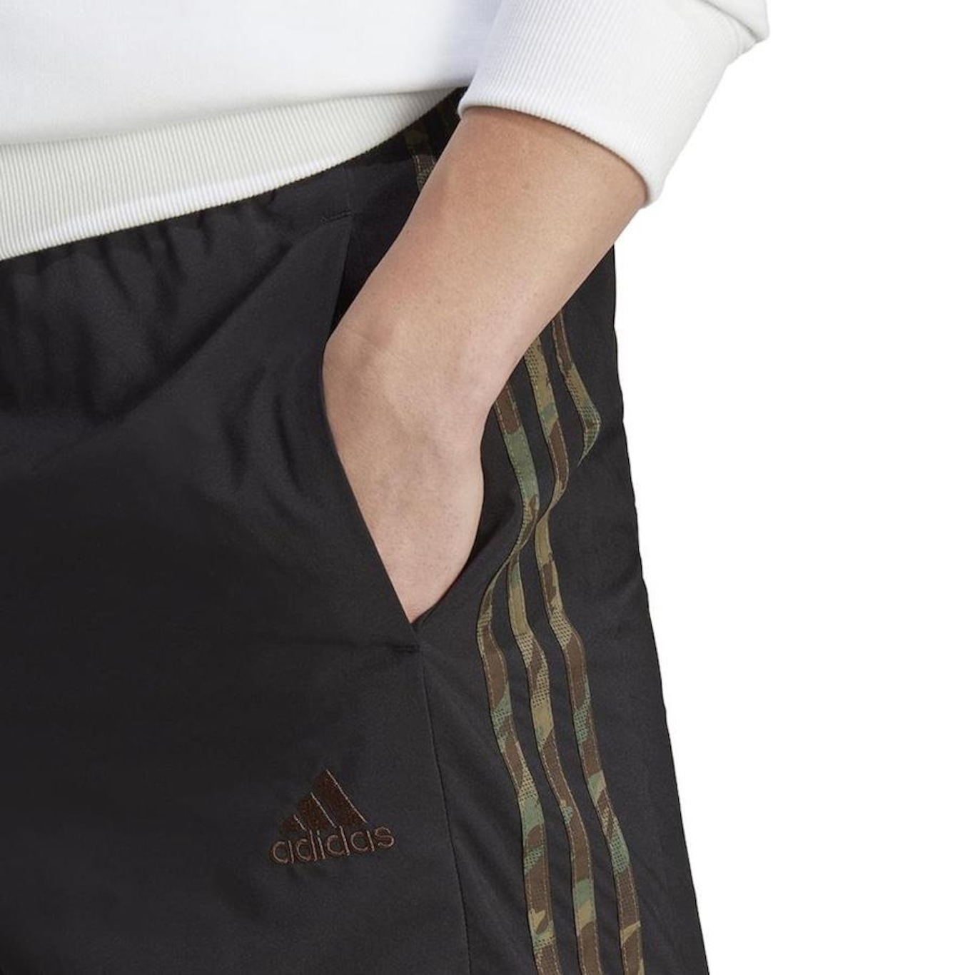 Shorts adidas Chelsea 3 Stripes - Masculino - Foto 4