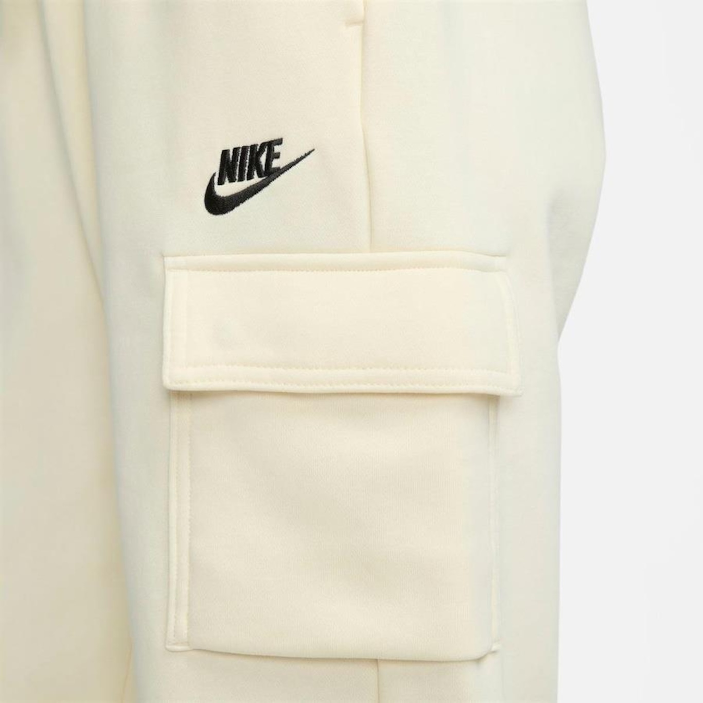 Calça Nike Sportswear Club Fleece Cargo - Feminina em Promoção
