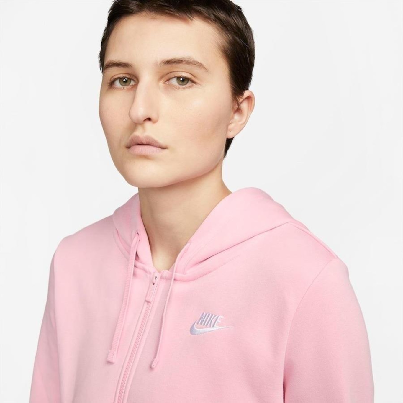 Jaqueta com Capuz Nike Sportswear Club Fleece - Feminina - Foto 3