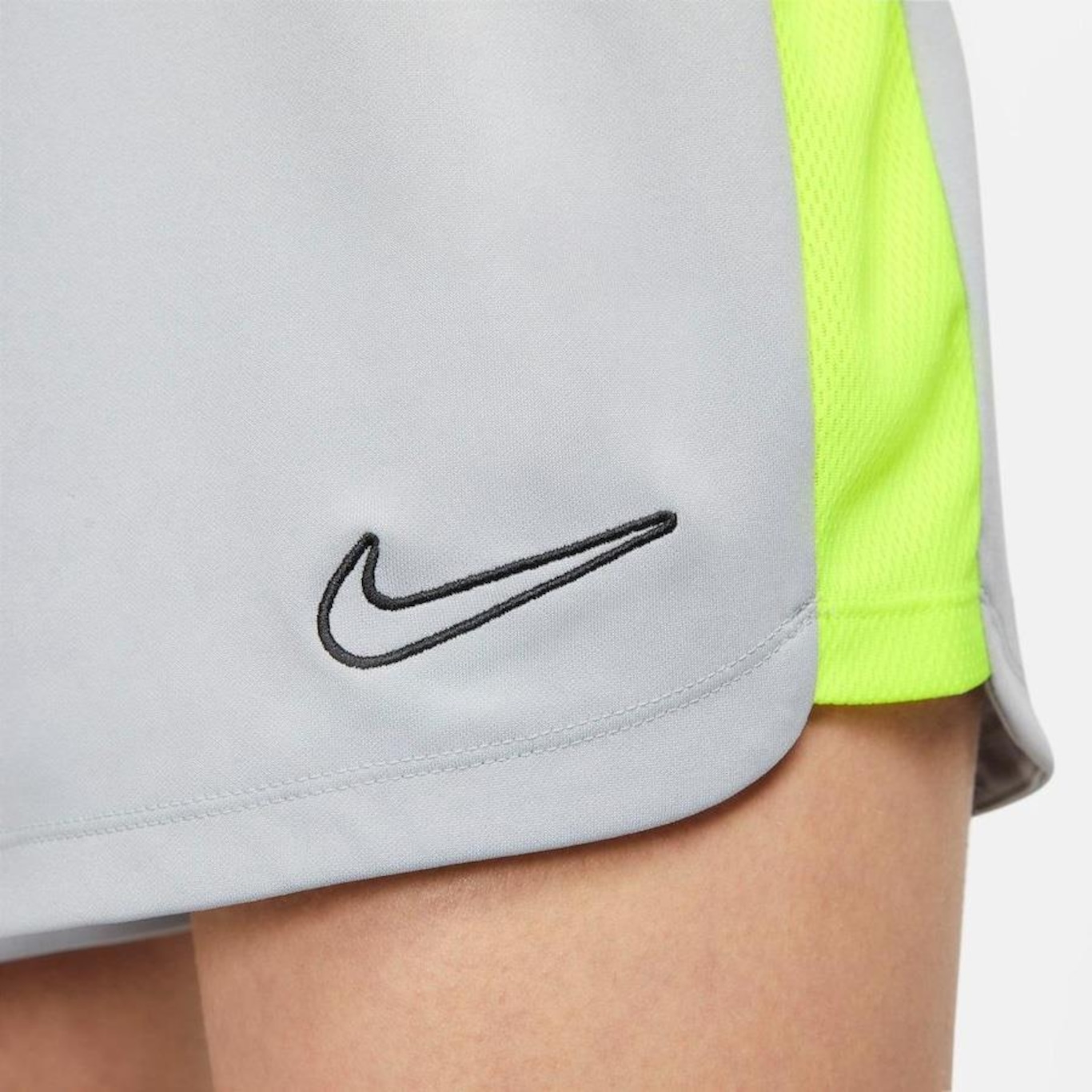 Calção Nike Dri-FIT Academy 23 - Feminino - Foto 5