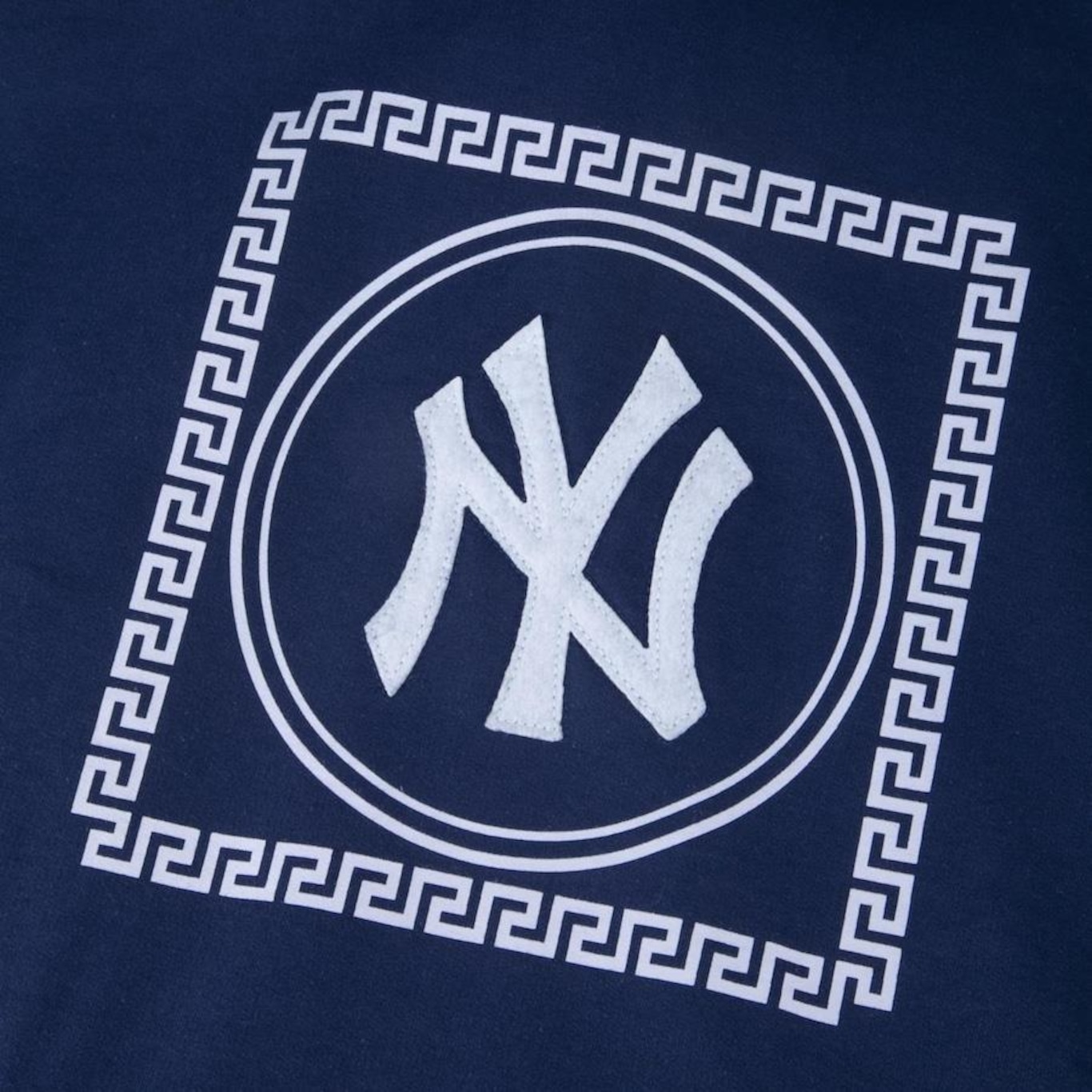 Blusão de Moletom com Capuz New Era Canguru MLB New York Yankees Old Culture - Masculino - Foto 3