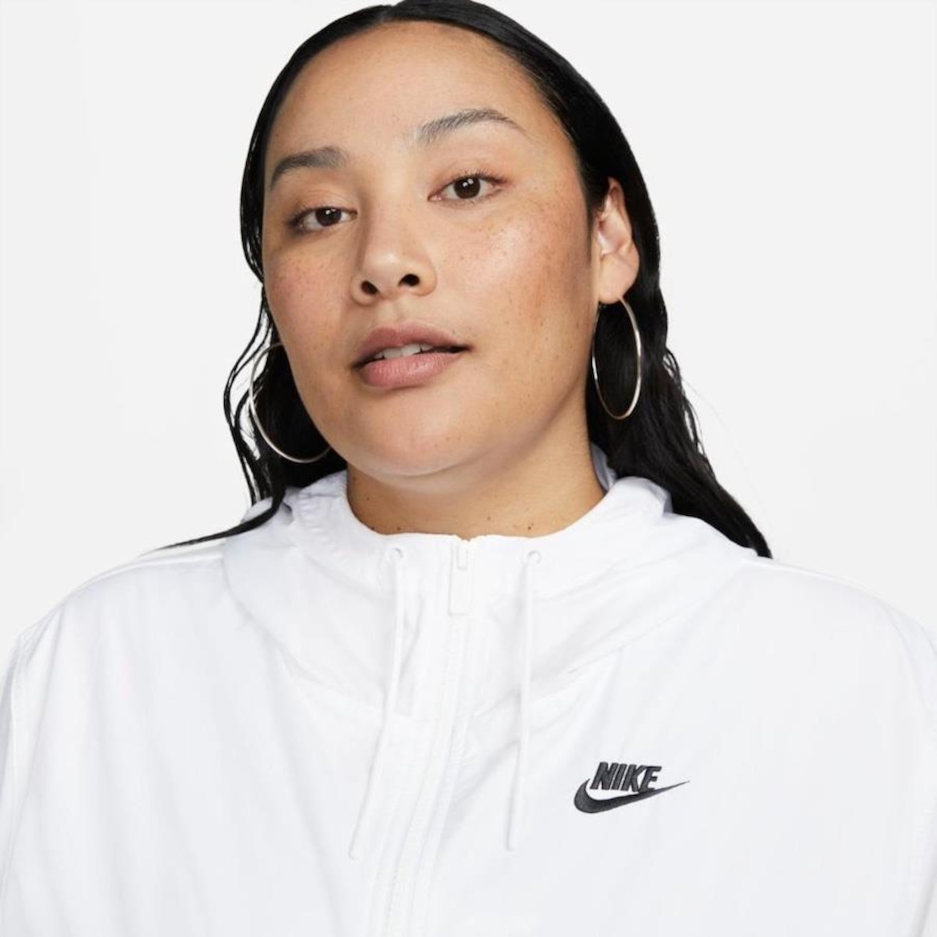 Jaqueta Plus Size com Capuz Nike Sportswear Essential Repel - Feminina