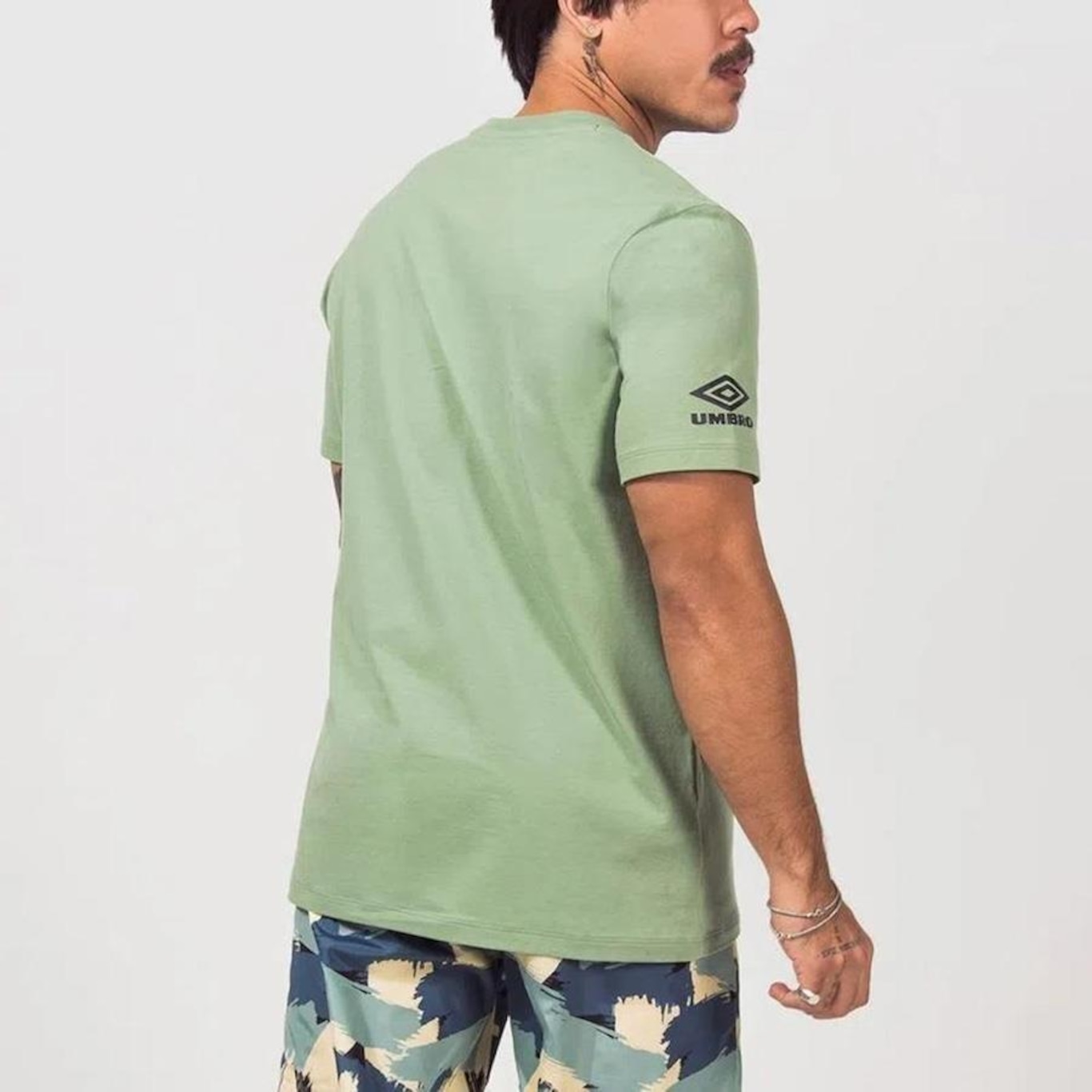 Camiseta Umbro Lettering Beach - Masculina - Foto 3