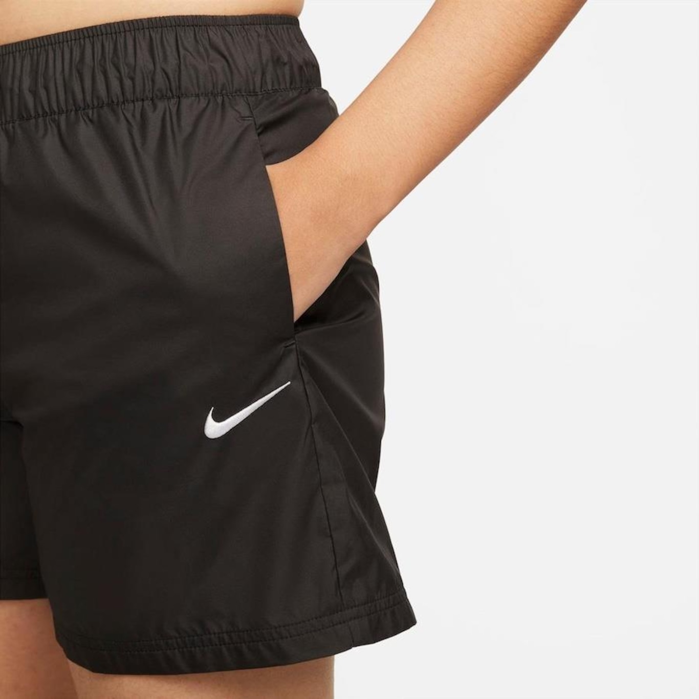 Shorts Nike Sportswear Essentials Mid-Rise - Feminino - Foto 4