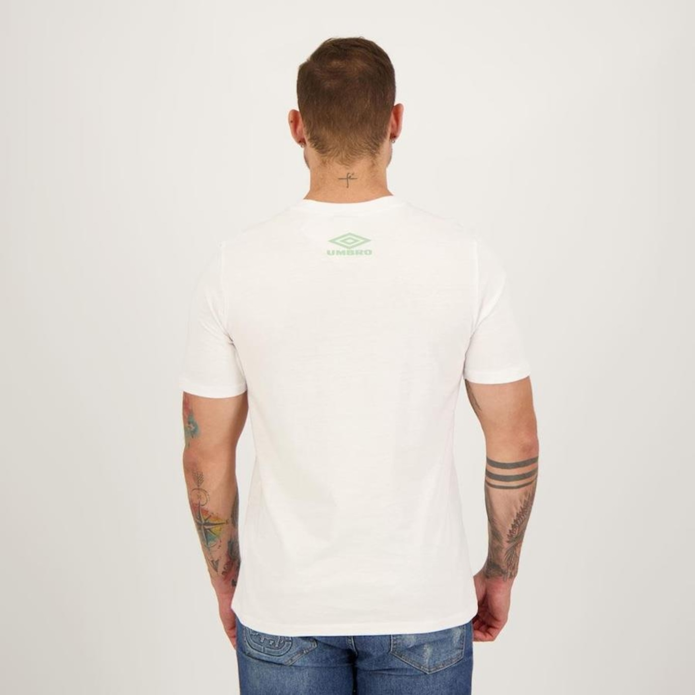 Camiseta Umbro Football Pioneers - Masculina - Foto 3