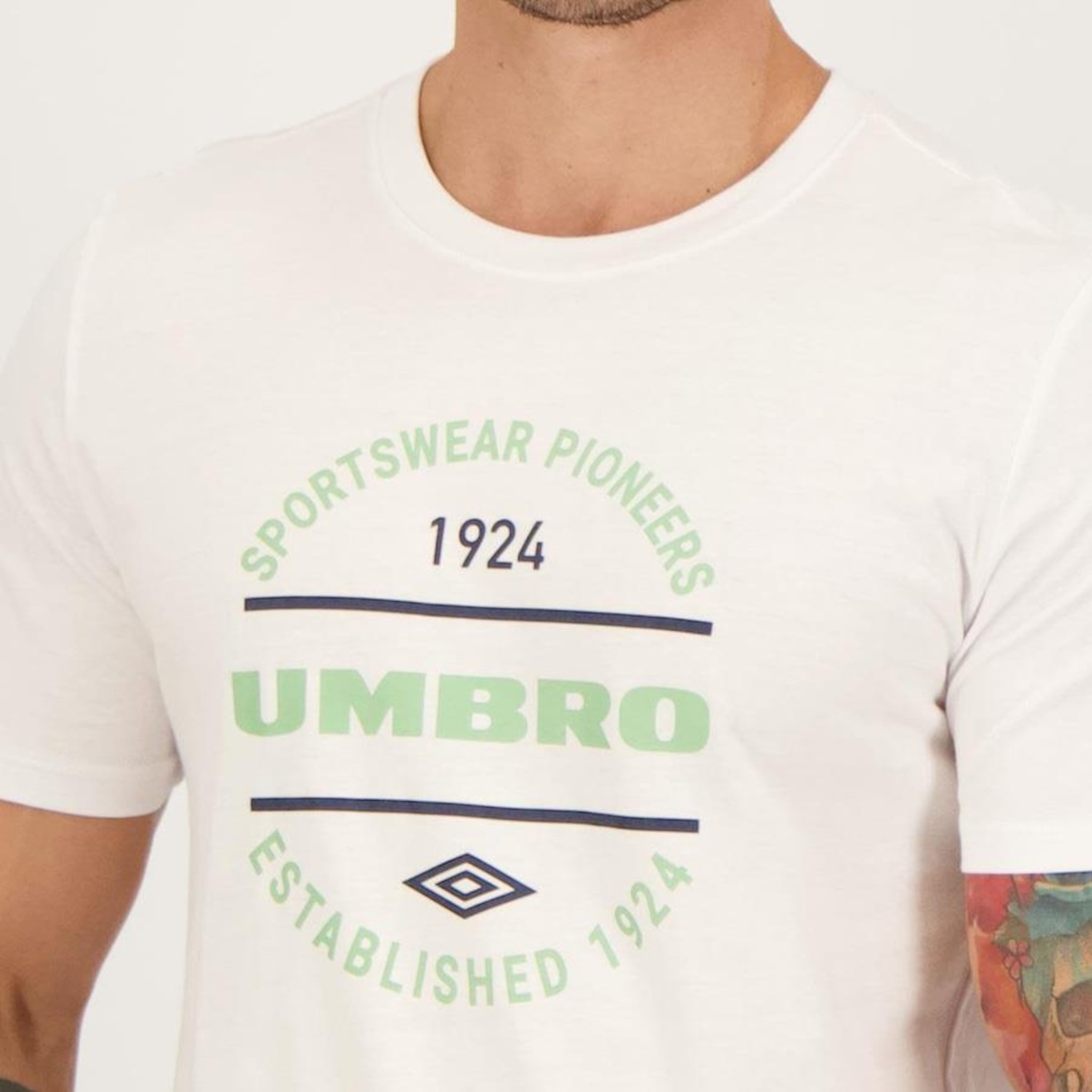 Camiseta Umbro Football Pioneers - Masculina - Foto 4