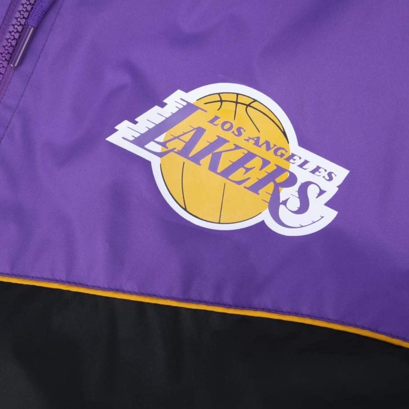 Jaqueta Corta Vento New Era com Capuz Windbreaker NBA Los Angeles Lakers - Masculina - Foto 4