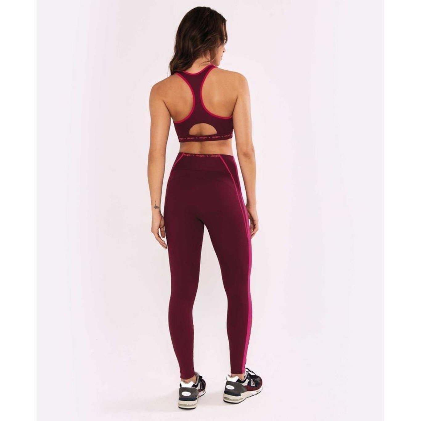 Calça Legging Alto Giro Hyper Detalhes em Galão e Silk - Feminina