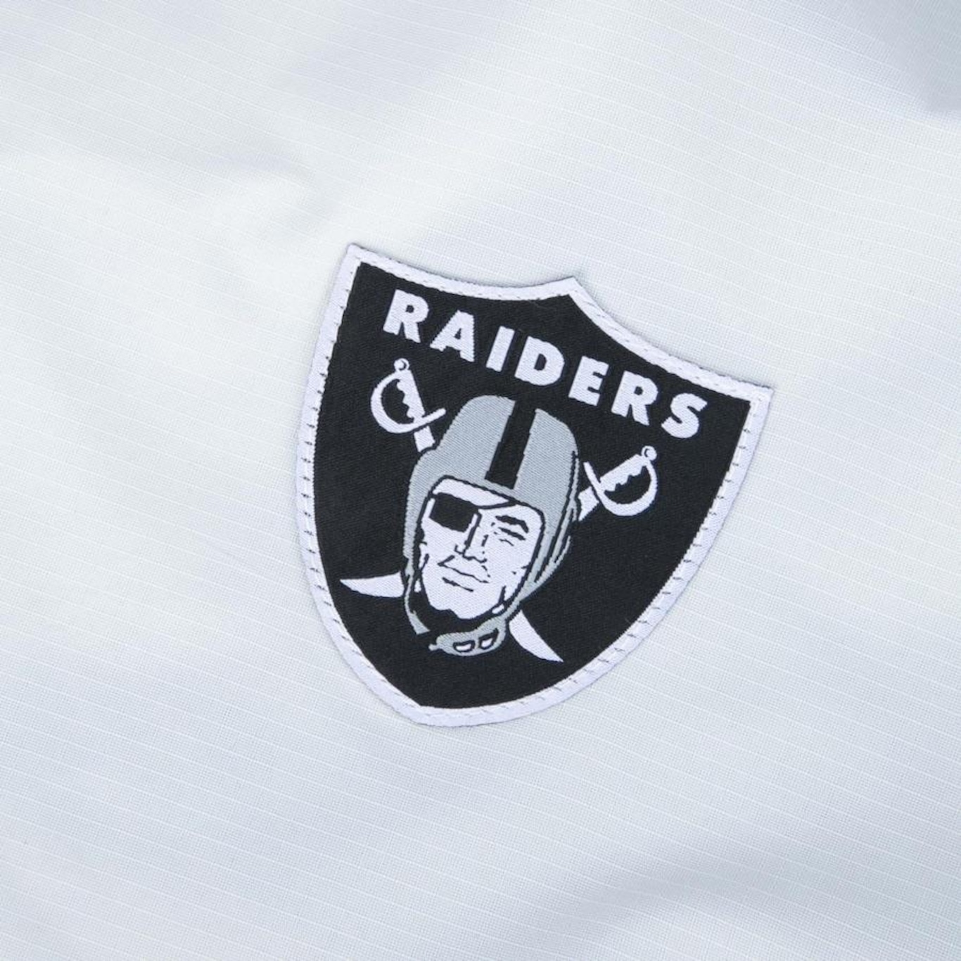 Jaqueta New Era Corta Vento com Capuz Windbreaker NFL Las Vegas Raiders - Masculina - Foto 4