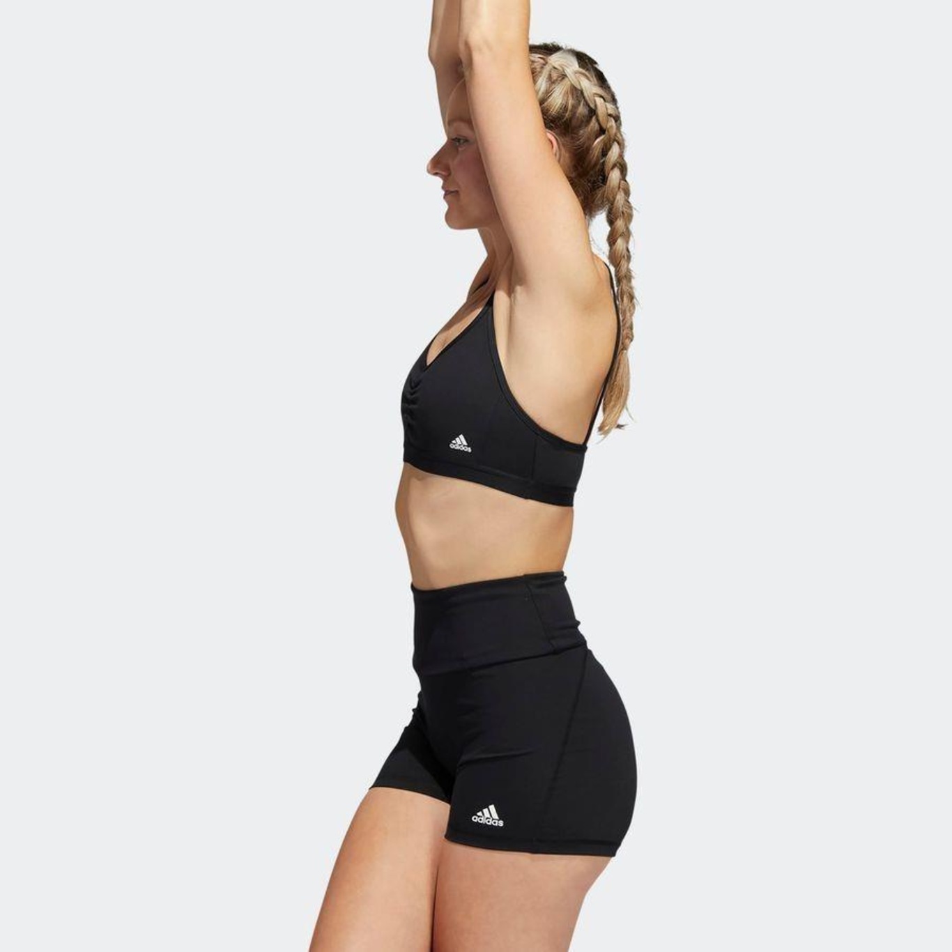 Top Fitness com Bojo adidas Suporte Leve Yoga Essentials - Feminino