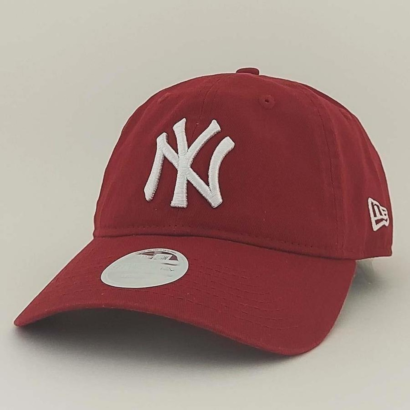 Boné Aba Curva New Era 9Twenty New York Yankees - Strapback - Feminino - Foto 1