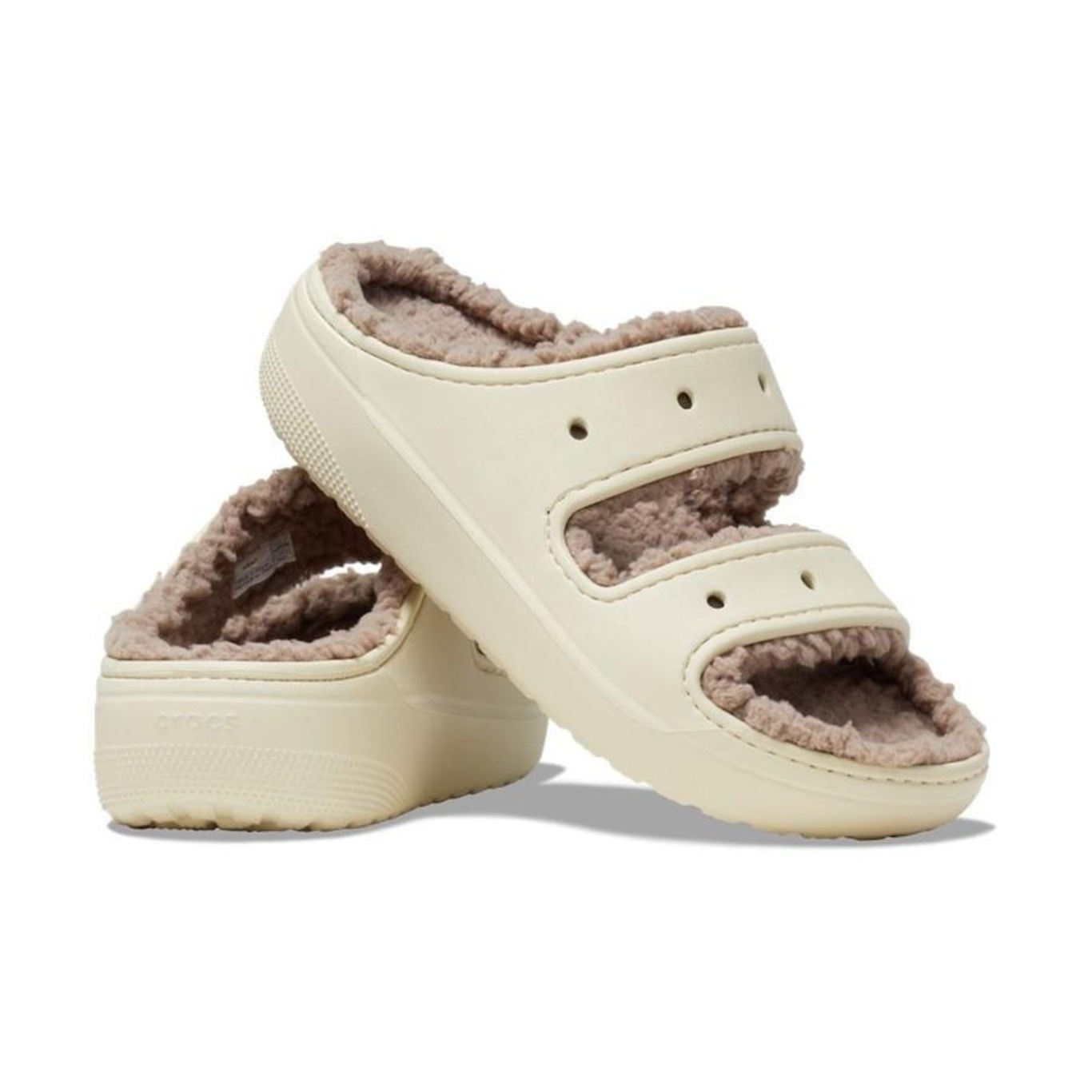 Sandália Crocs Classic Cozzzy Sandal - Unissex - Foto 4