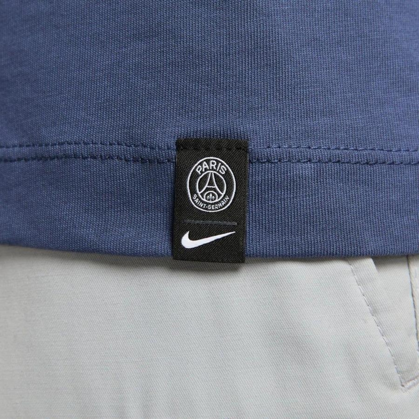 Camiseta Paris Saint-Germain Nike Futura - Masculina - Foto 4